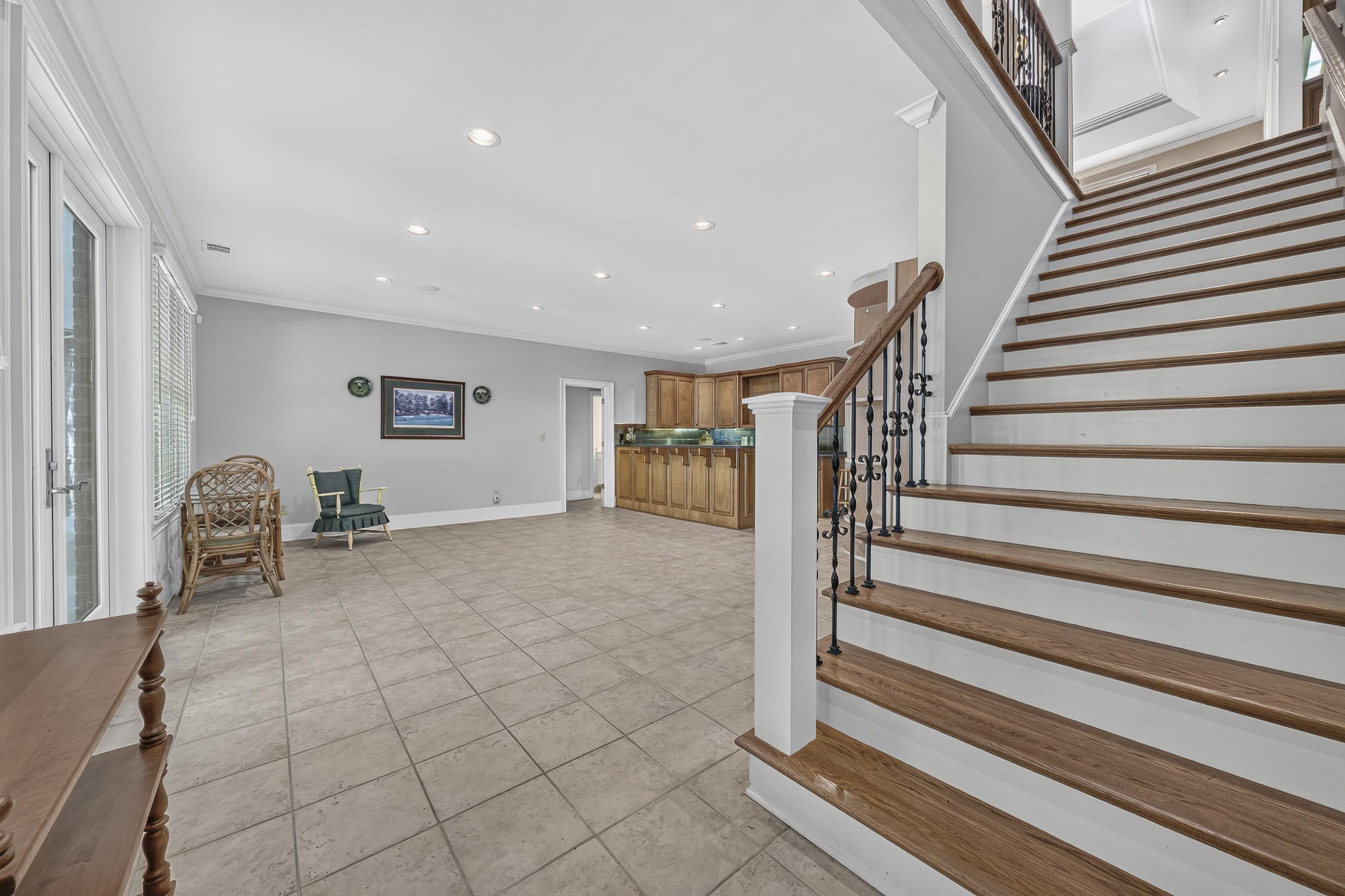229 REYNOLDS DRIVE image 25