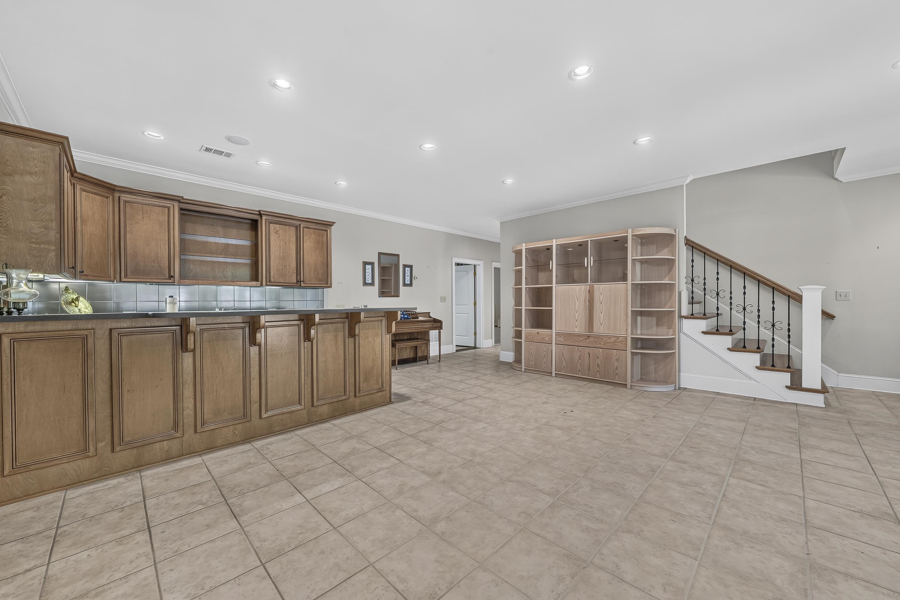229 REYNOLDS DRIVE image 26