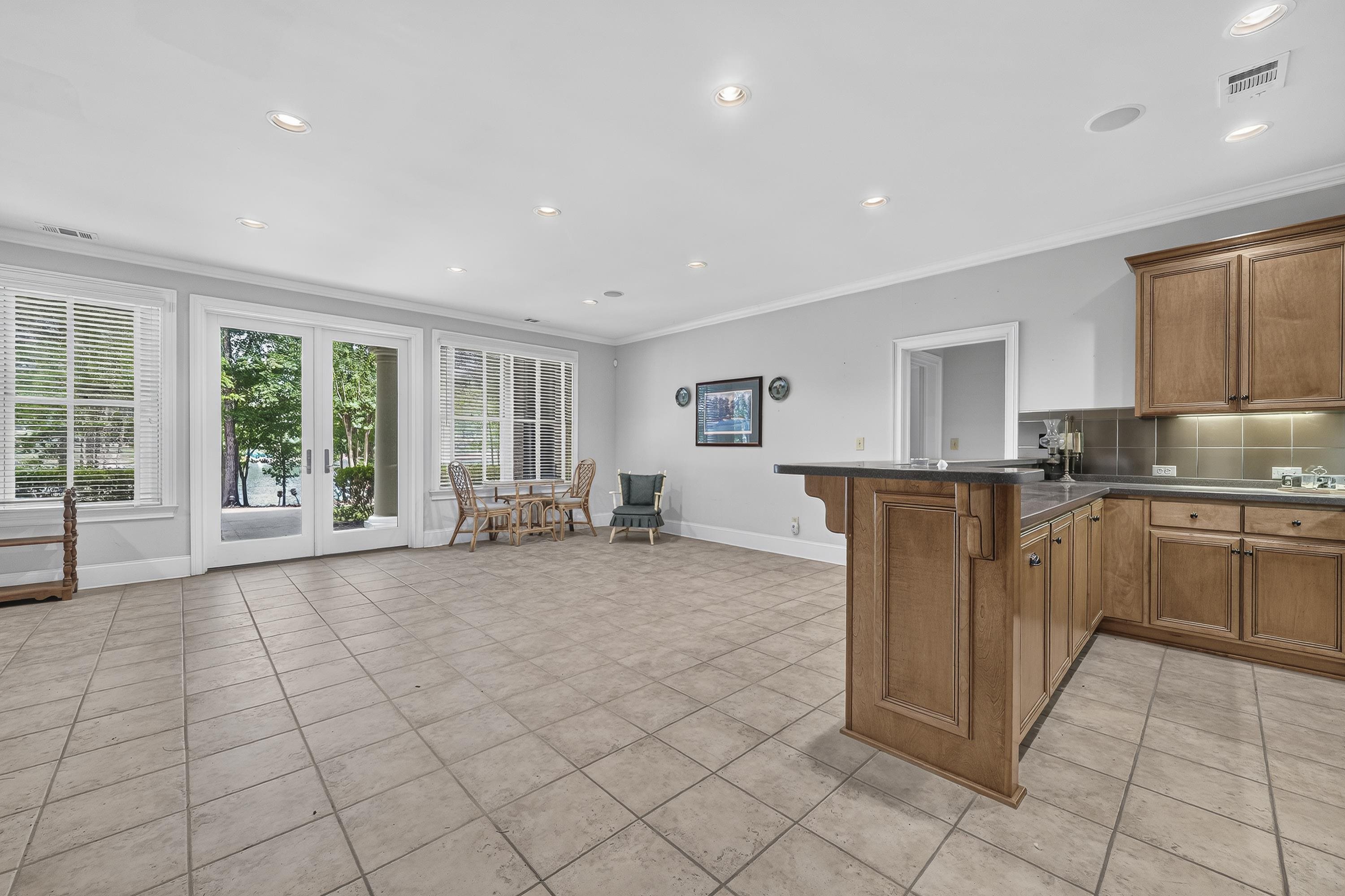 229 REYNOLDS DRIVE image 30