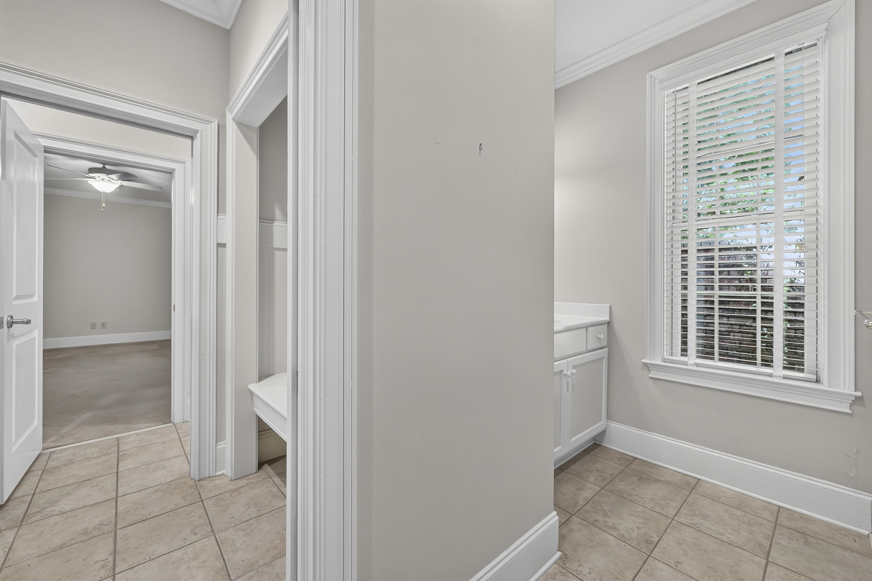 229 REYNOLDS DRIVE image 32