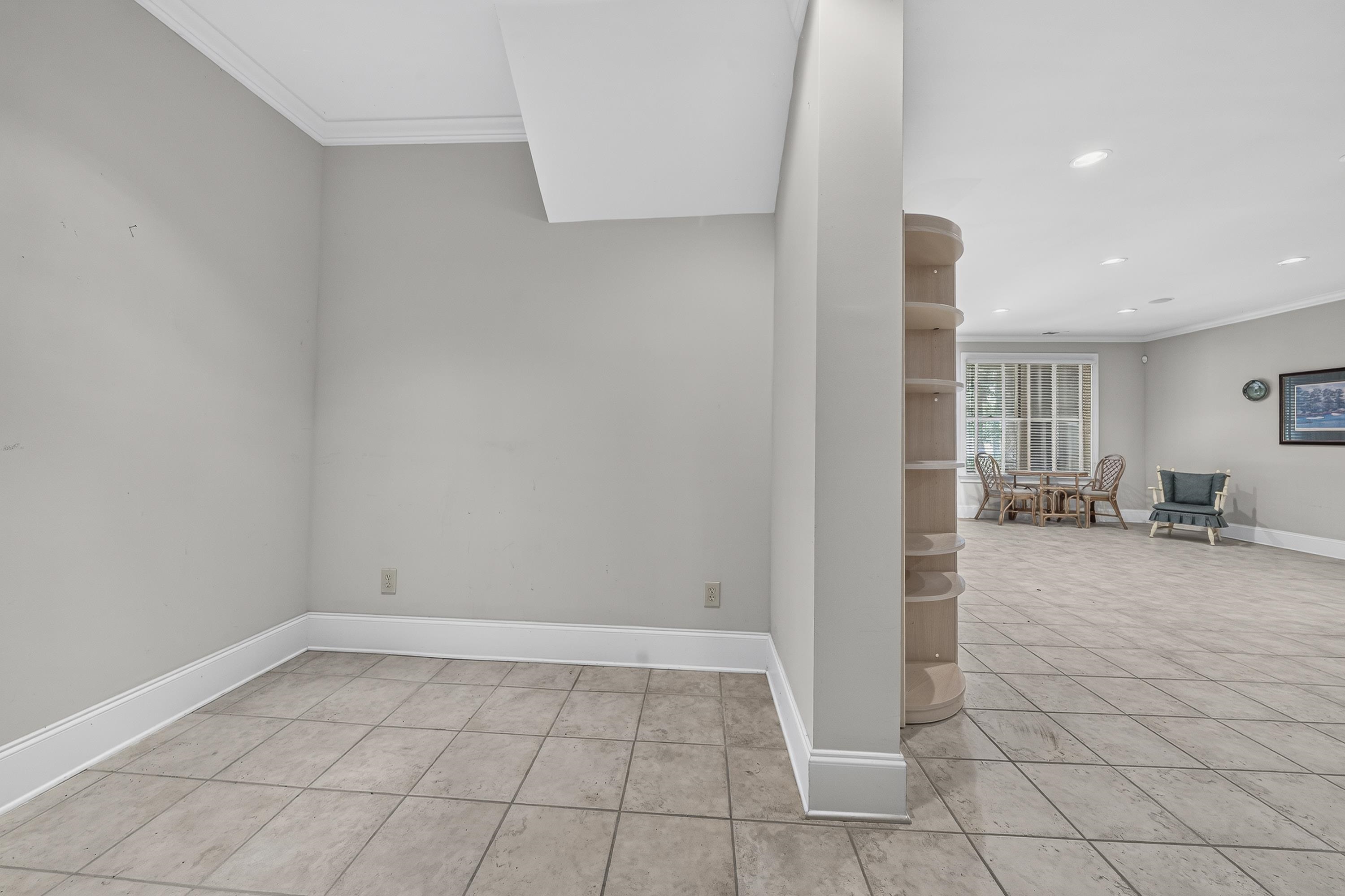 229 REYNOLDS DRIVE image 38