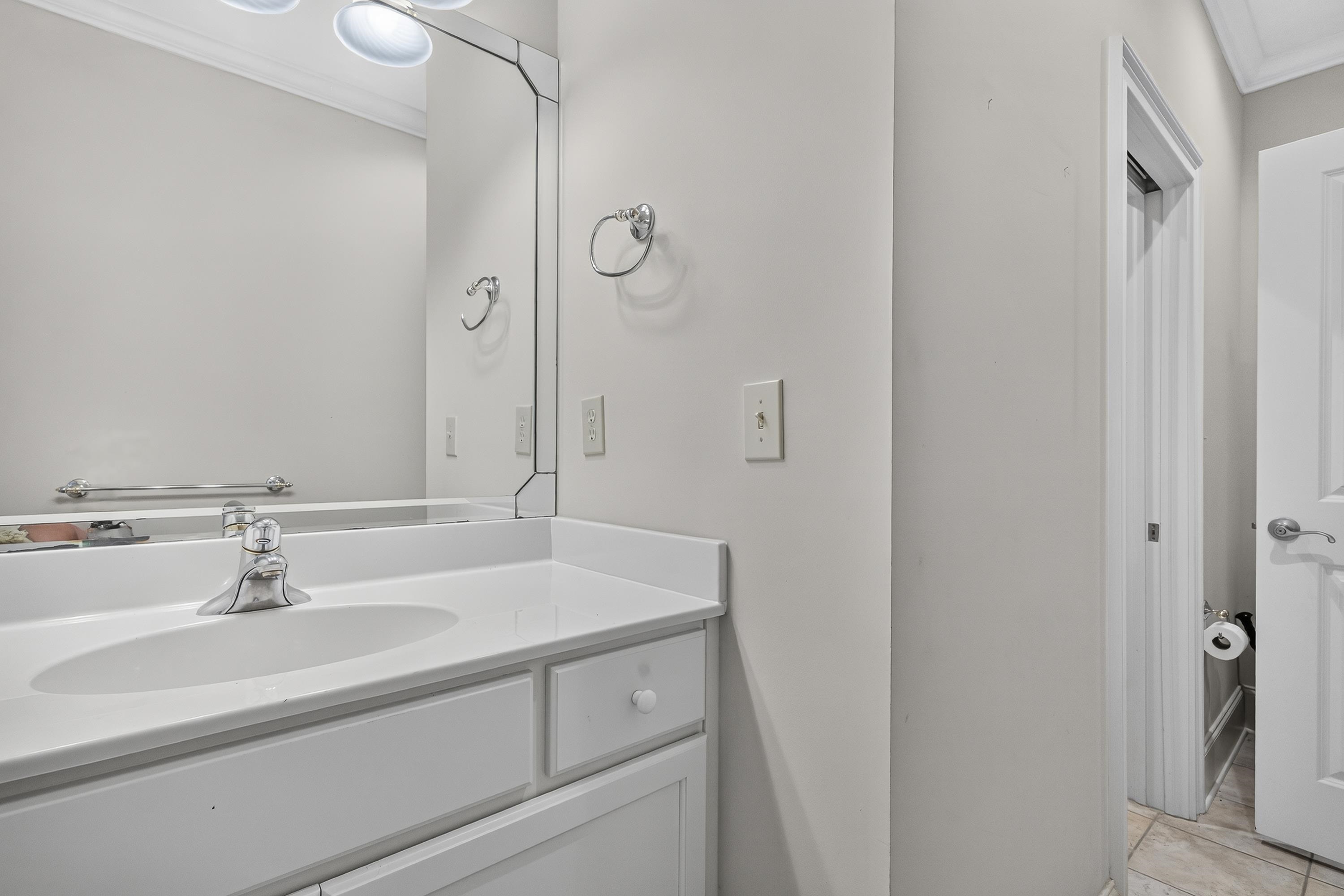 229 REYNOLDS DRIVE image 43