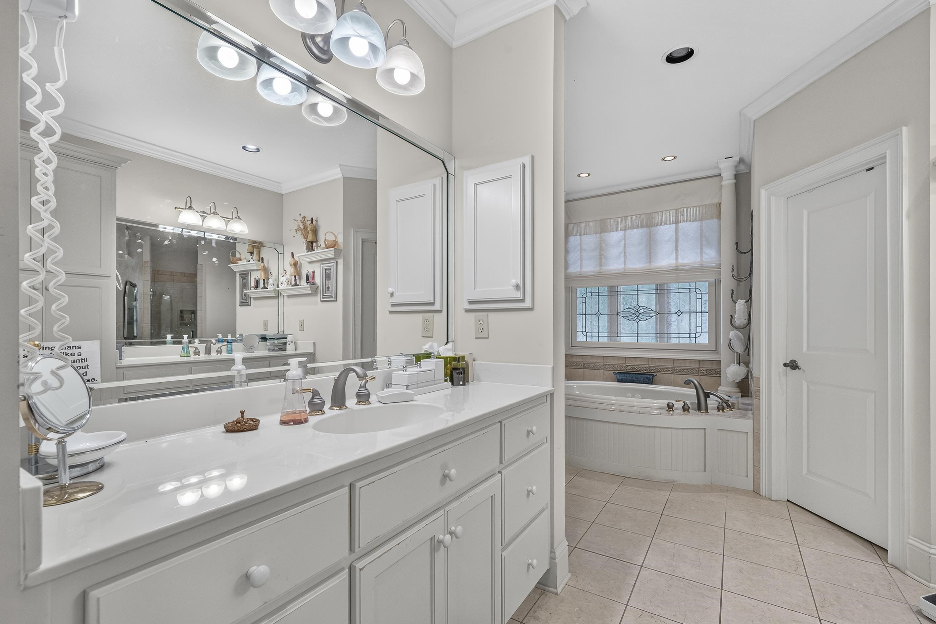 229 REYNOLDS DRIVE image 60