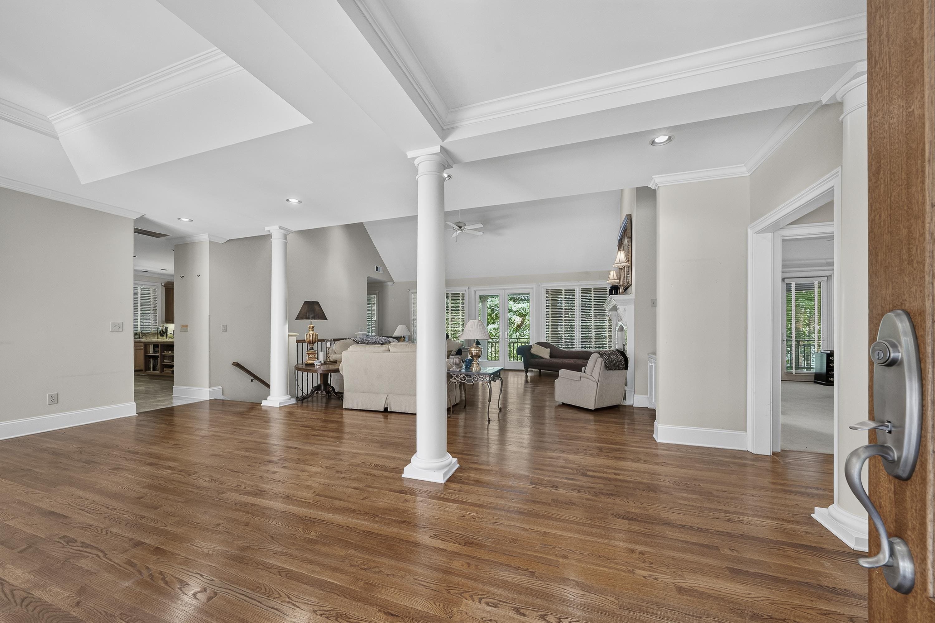 229 REYNOLDS DRIVE image 9