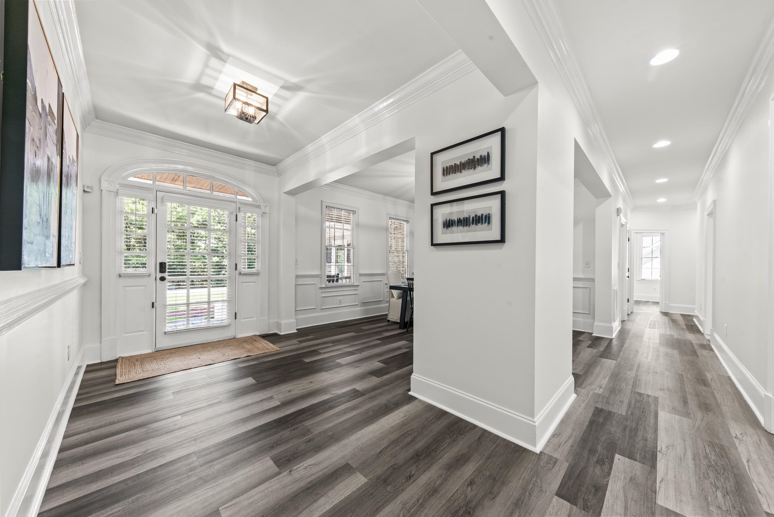 204 BROADLANDS DRIVE image 12