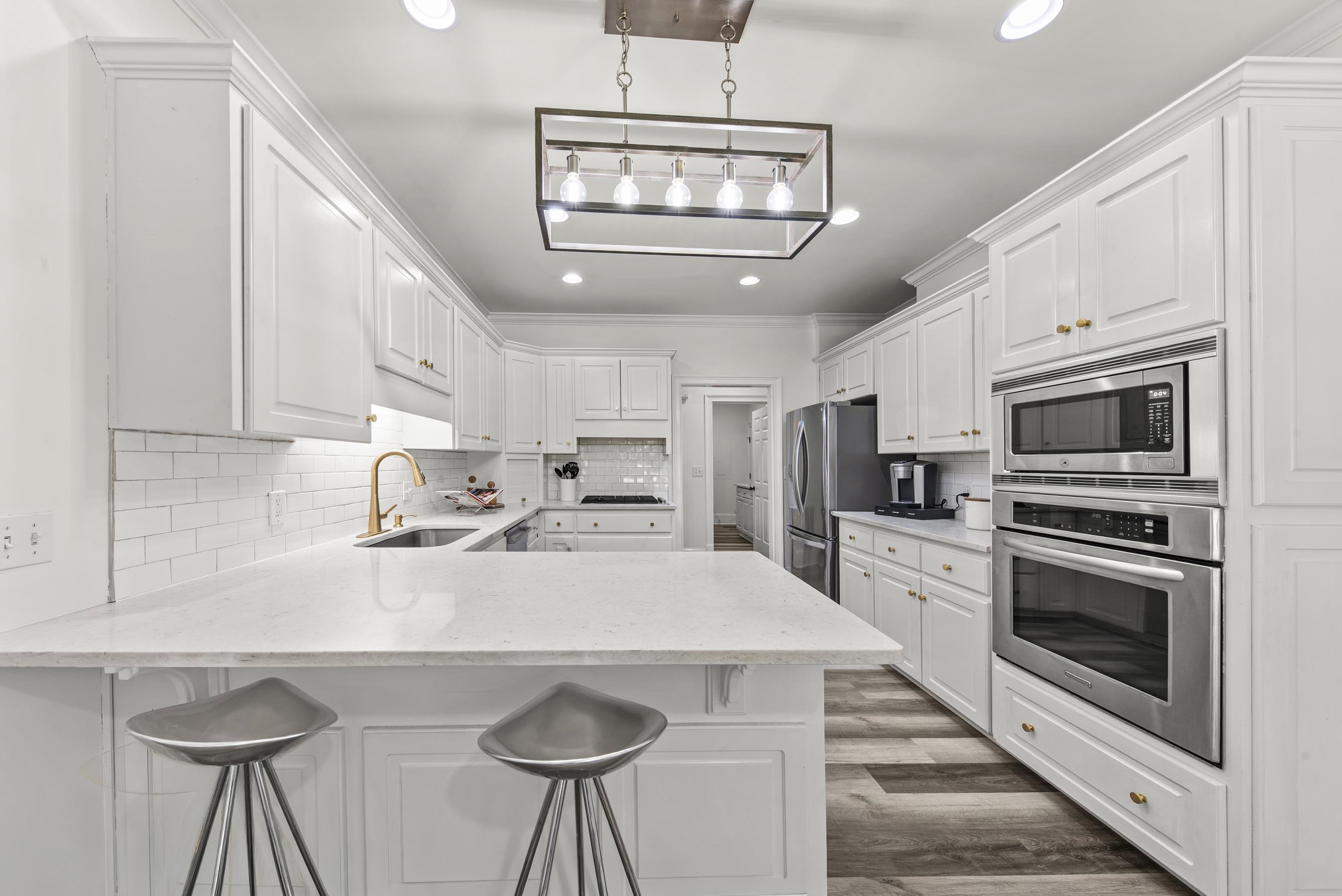 204 BROADLANDS DRIVE image 19