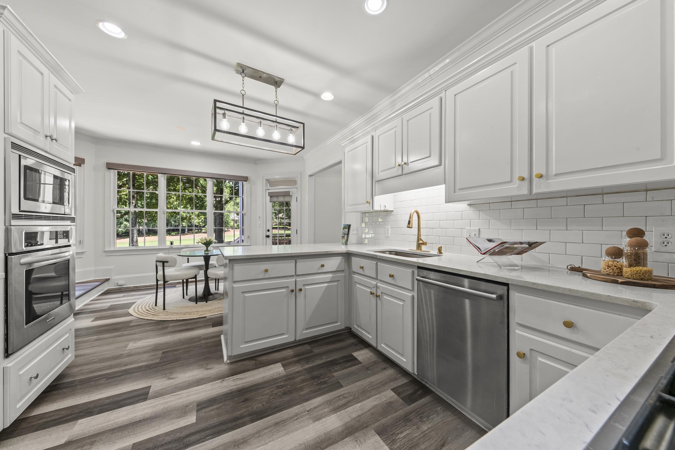 204 BROADLANDS DRIVE image 20