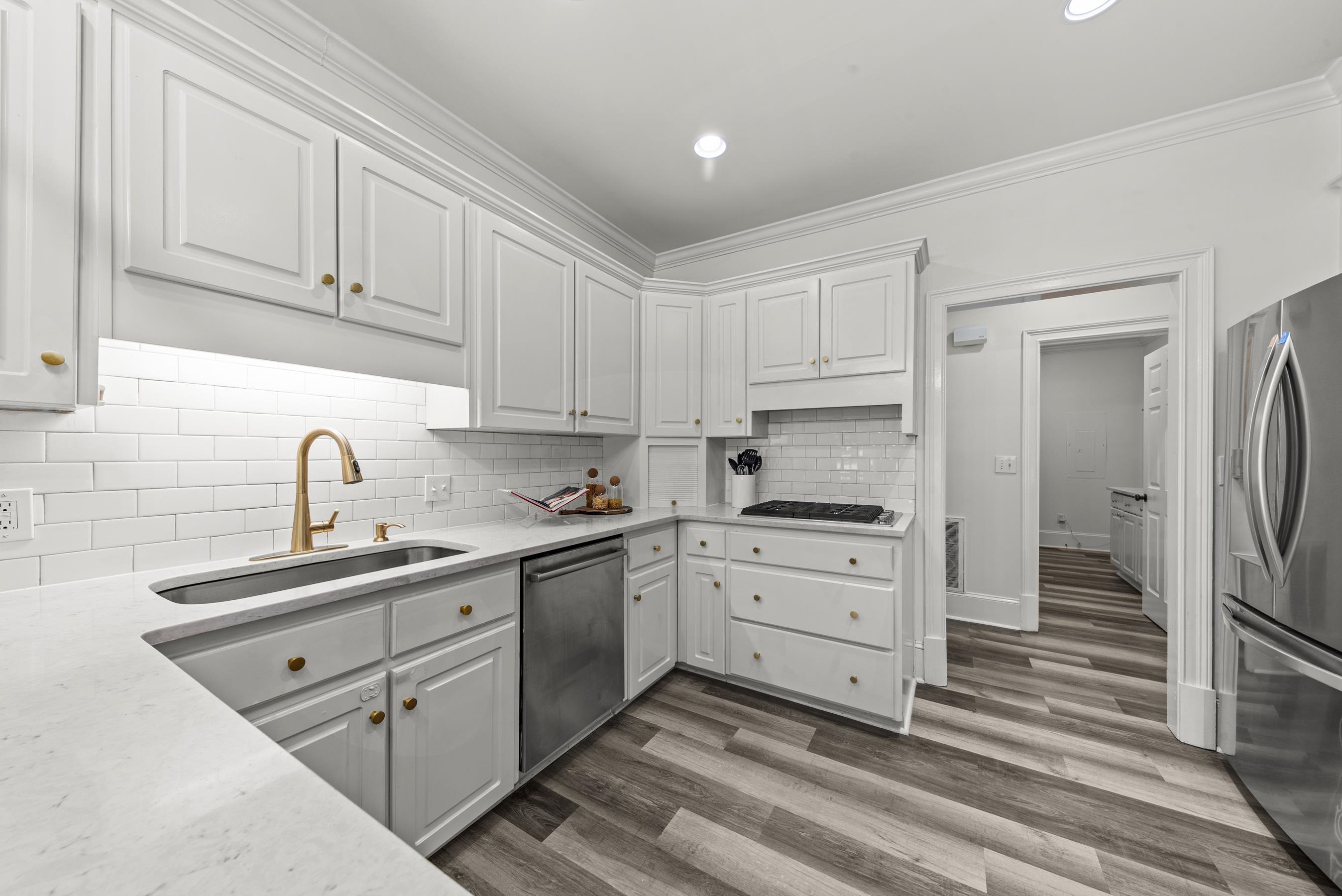 204 BROADLANDS DRIVE image 23