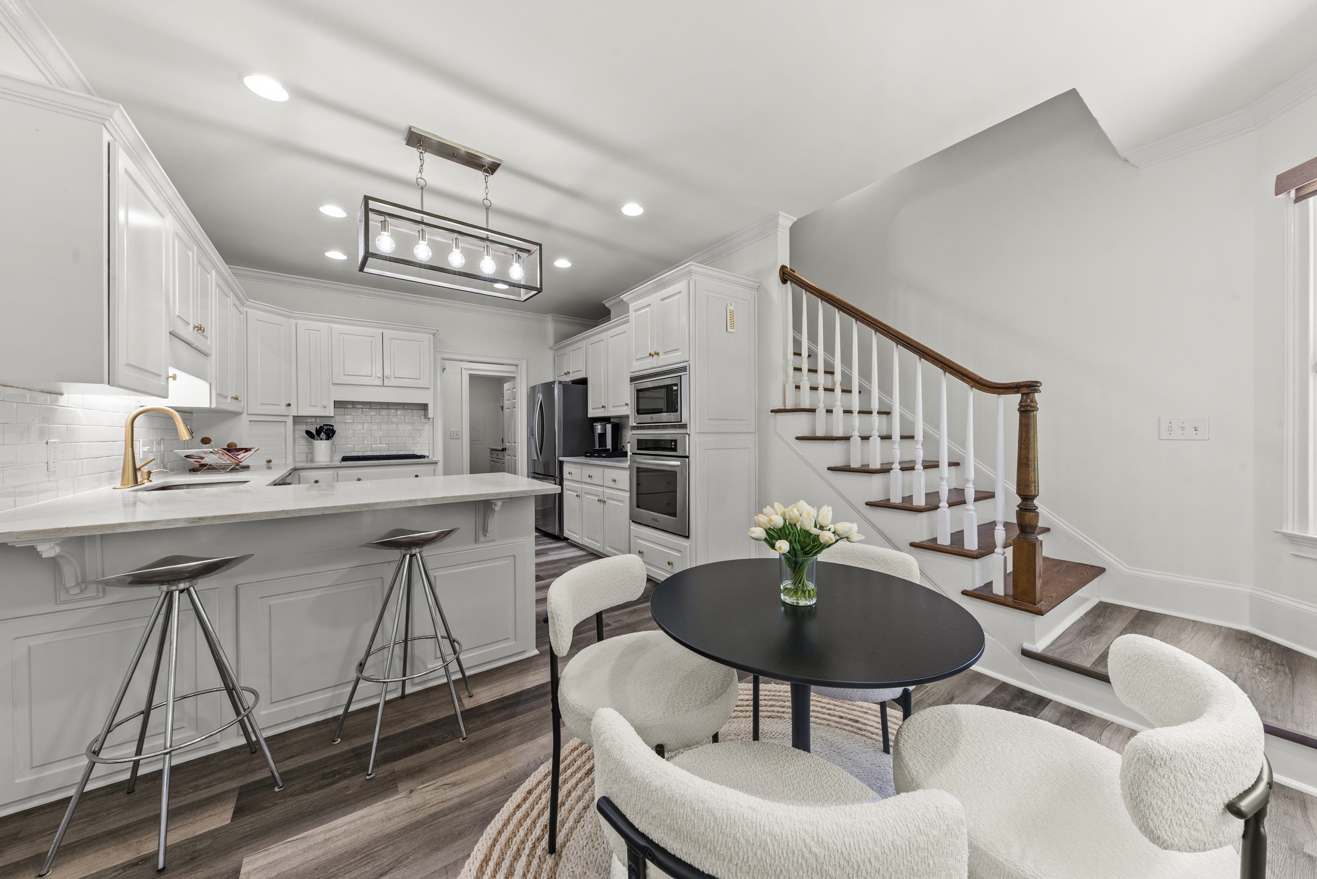 204 BROADLANDS DRIVE image 25