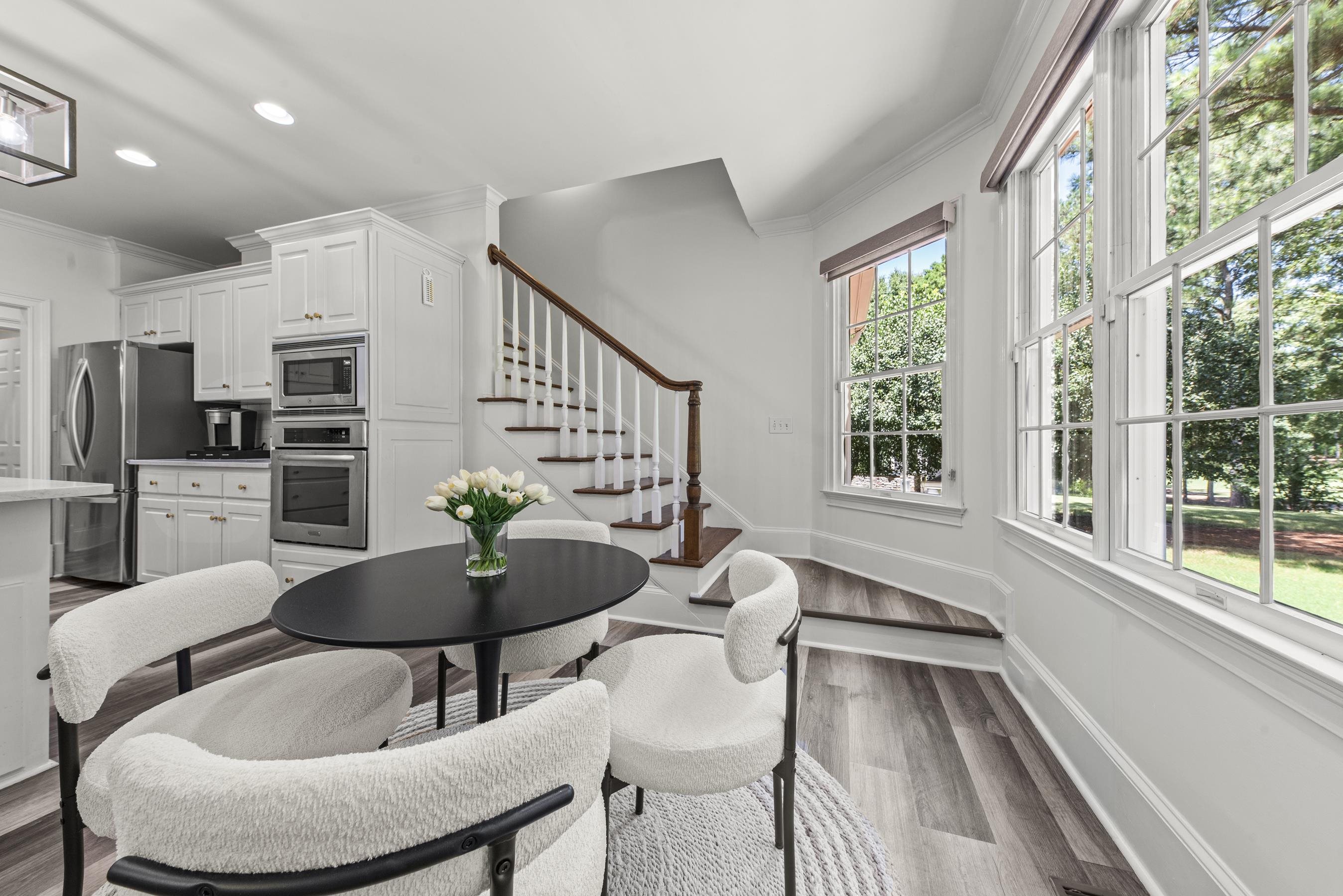 204 BROADLANDS DRIVE image 26