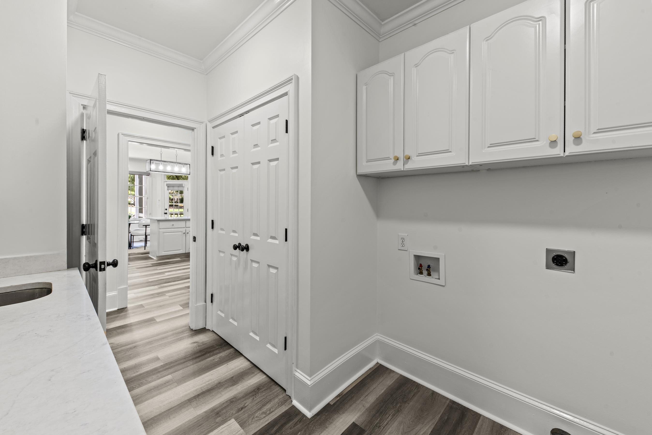 204 BROADLANDS DRIVE image 29
