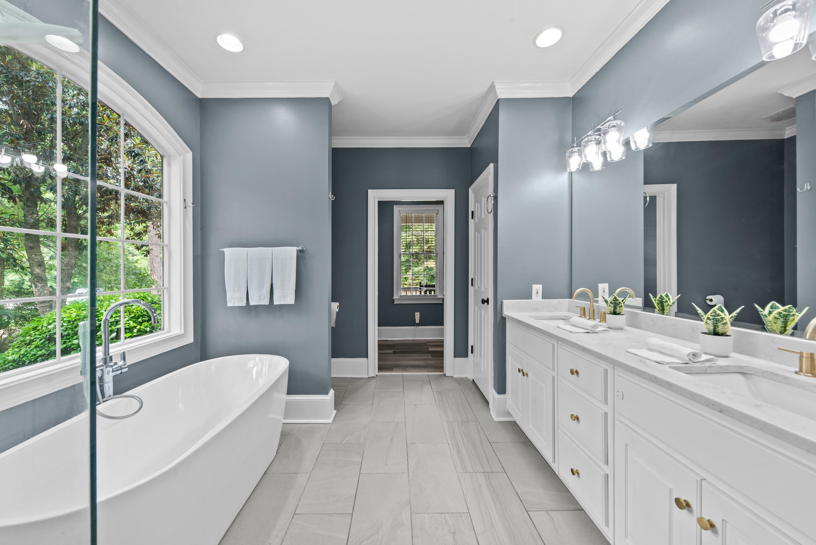 204 BROADLANDS DRIVE image 36