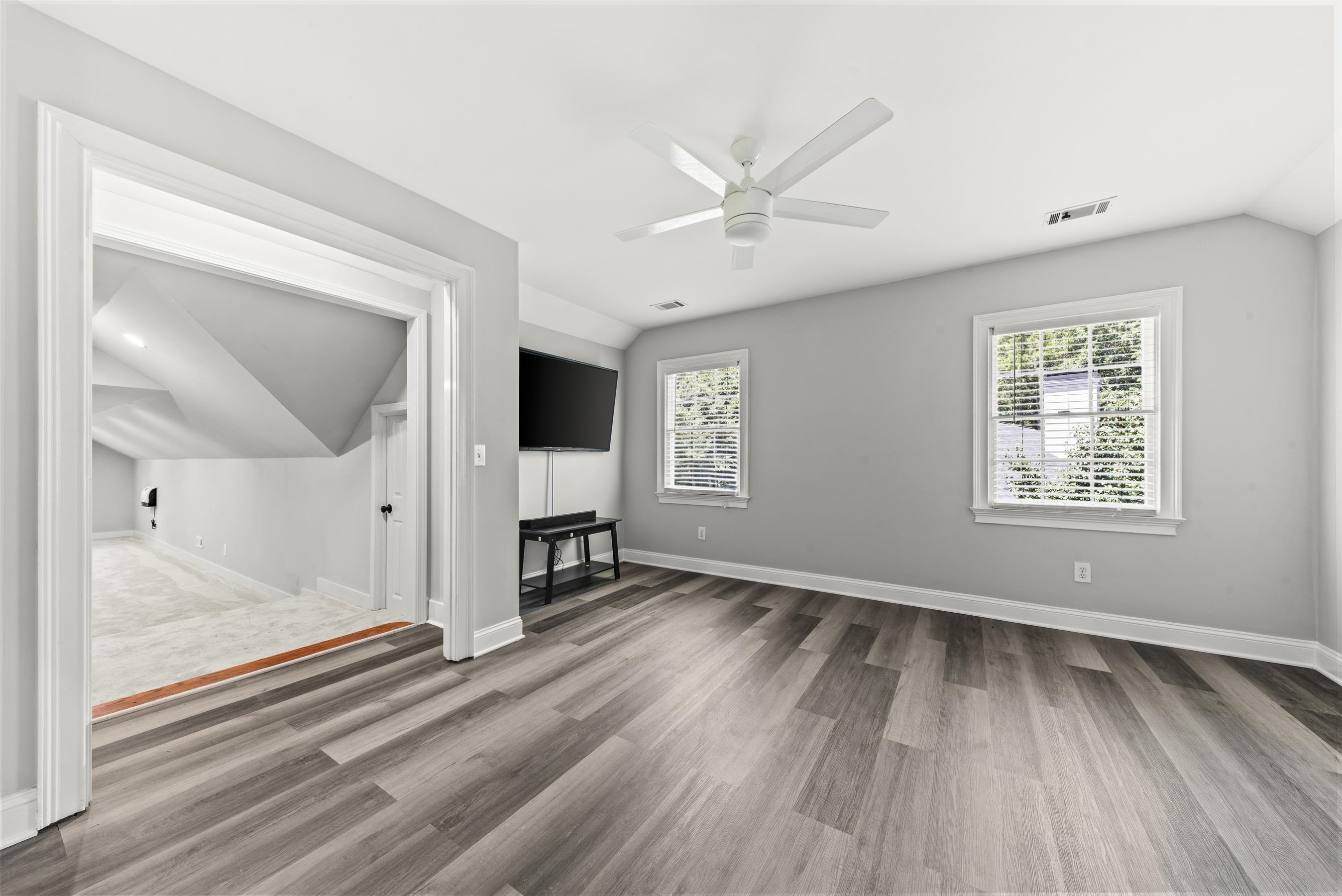 204 BROADLANDS DRIVE image 43