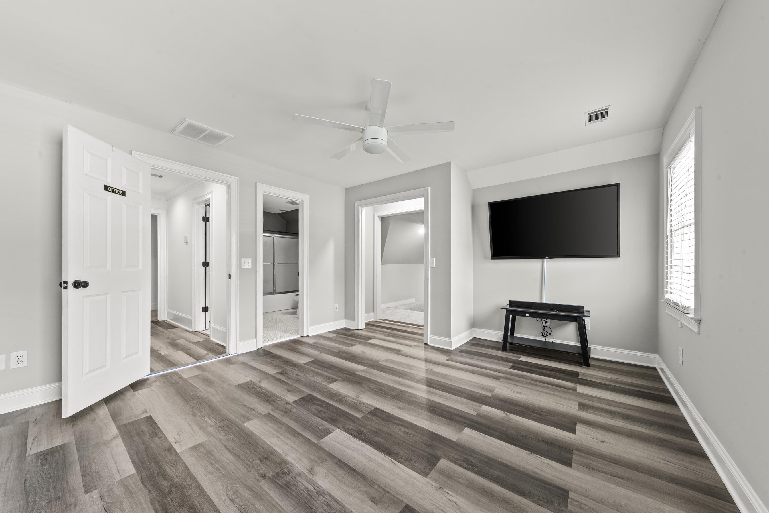 204 BROADLANDS DRIVE image 44