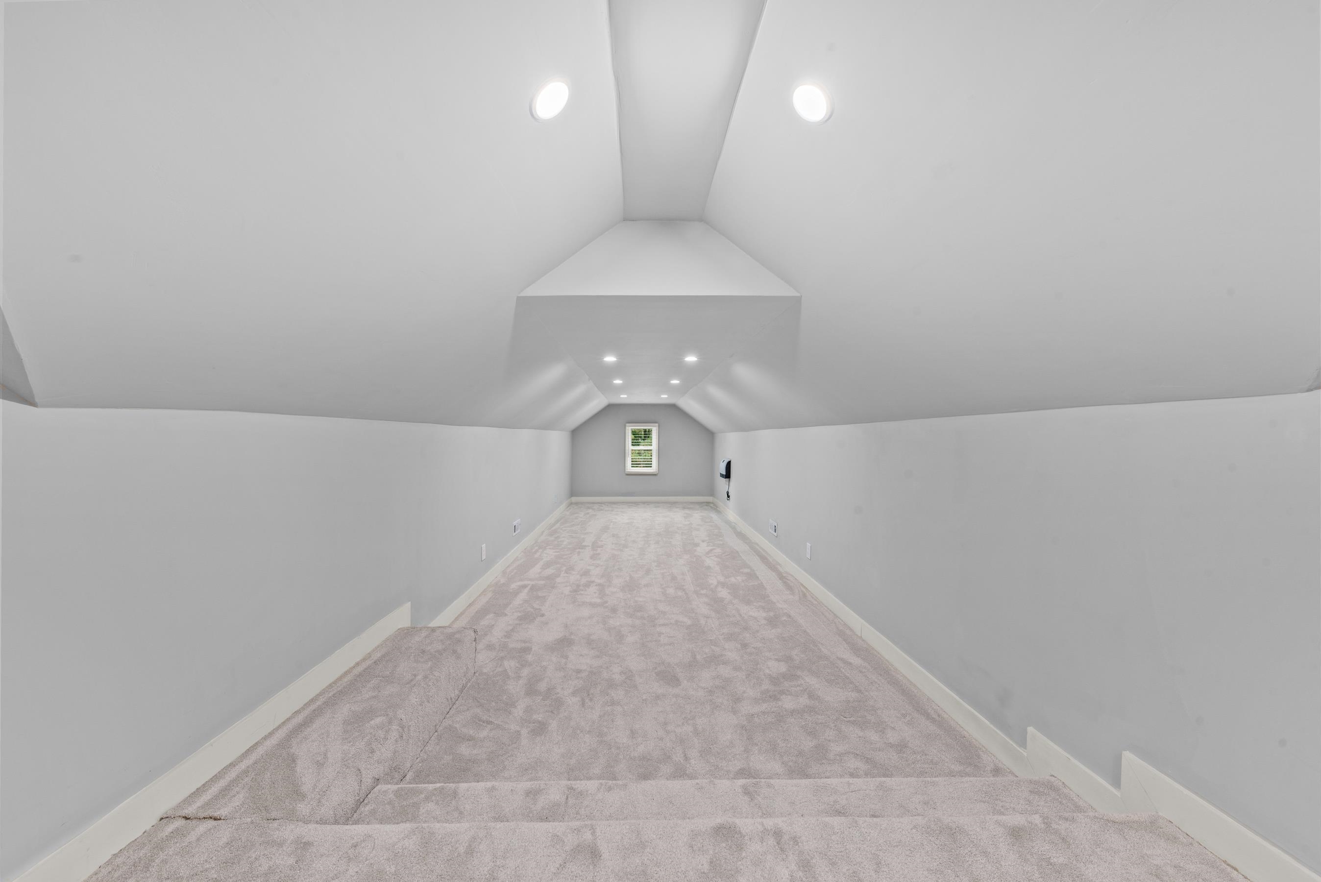 204 BROADLANDS DRIVE image 46