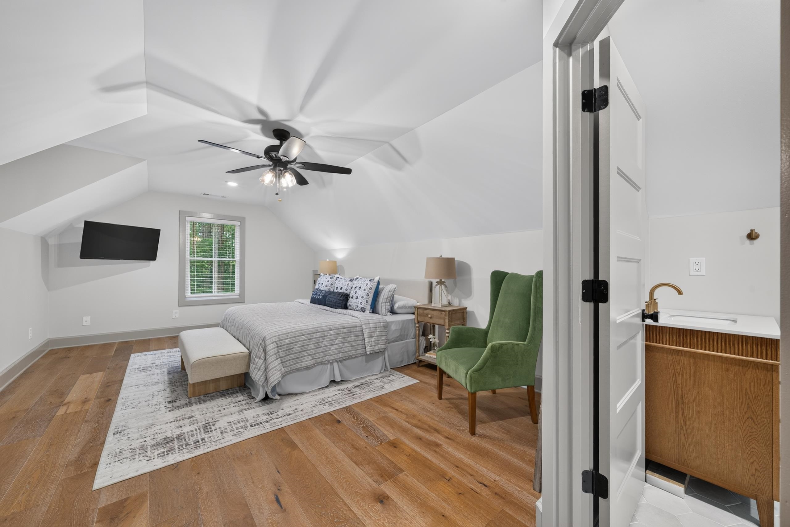 1031 MONTGOMERY DRIVE image 39