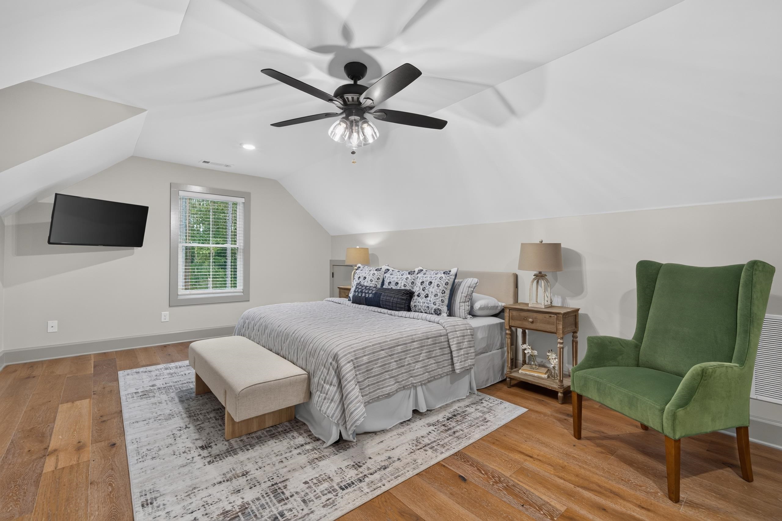 1031 MONTGOMERY DRIVE image 40