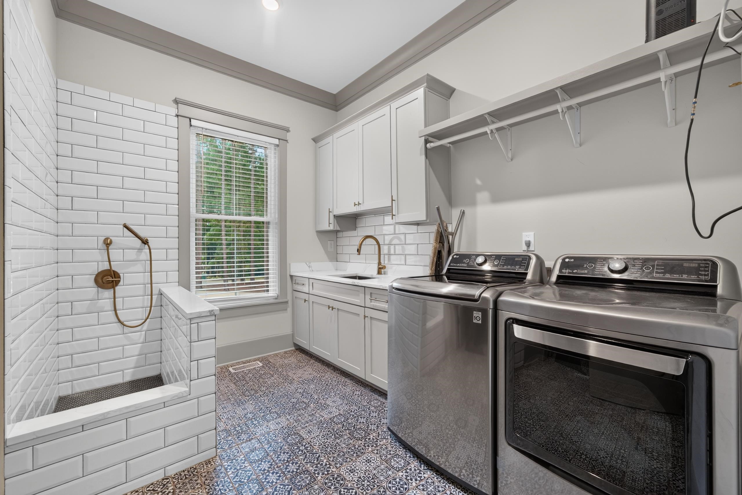 1031 MONTGOMERY DRIVE image 45