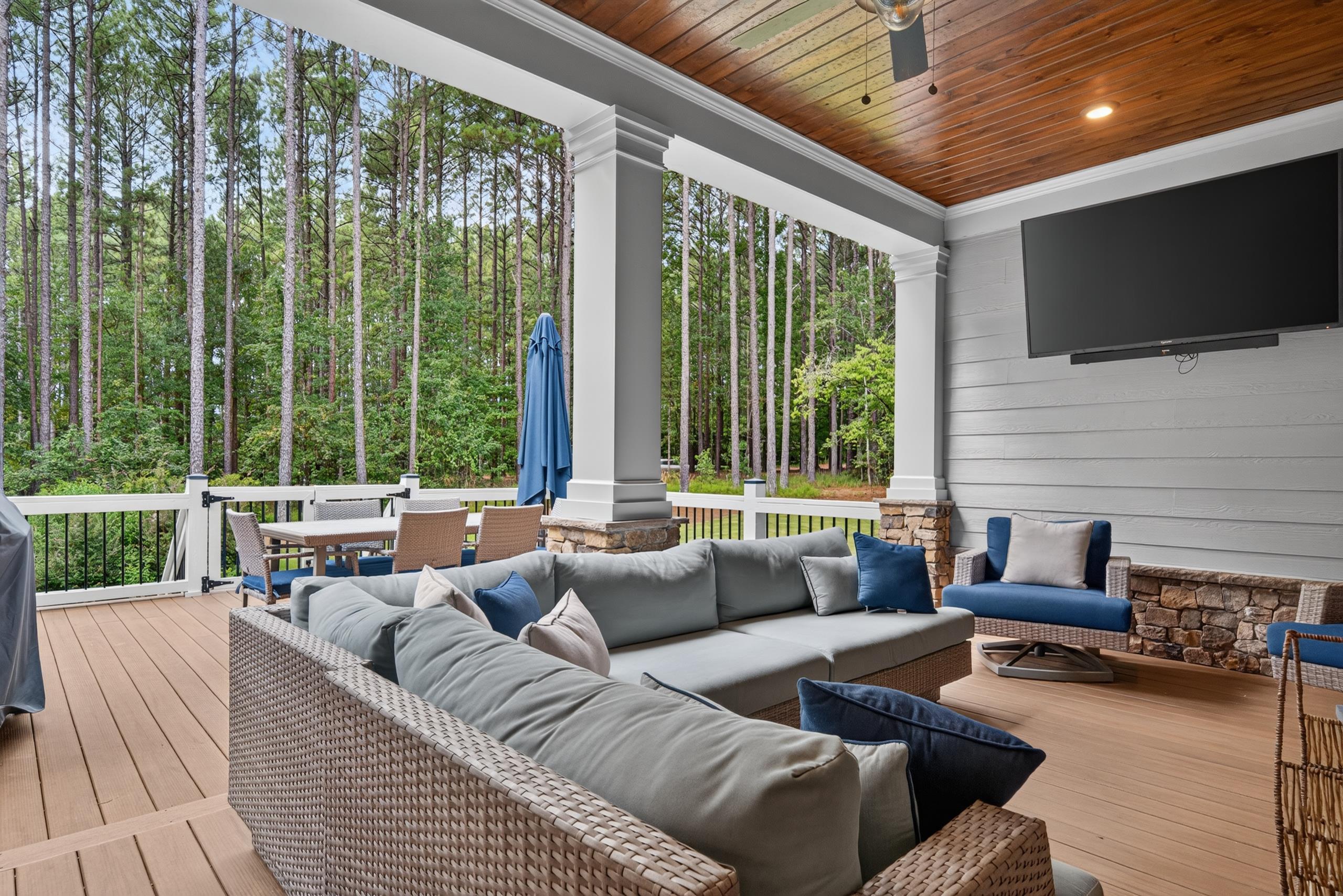 1031 MONTGOMERY DRIVE image 46