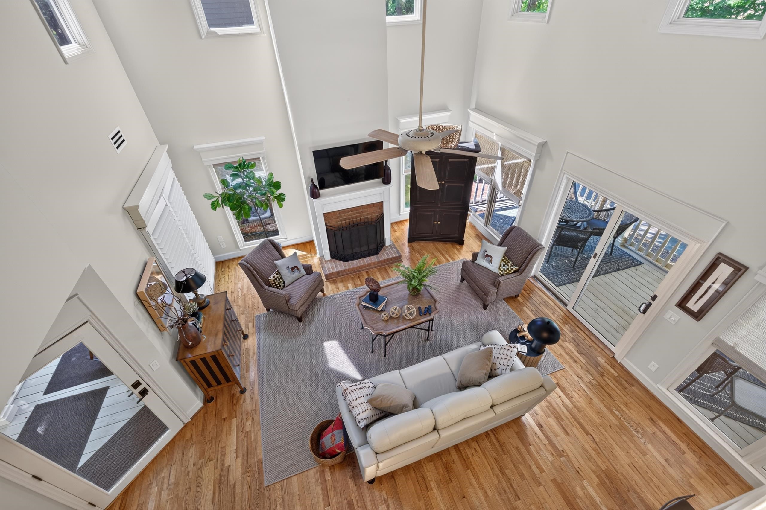 1053 CLUB HOUSE LANE image 22