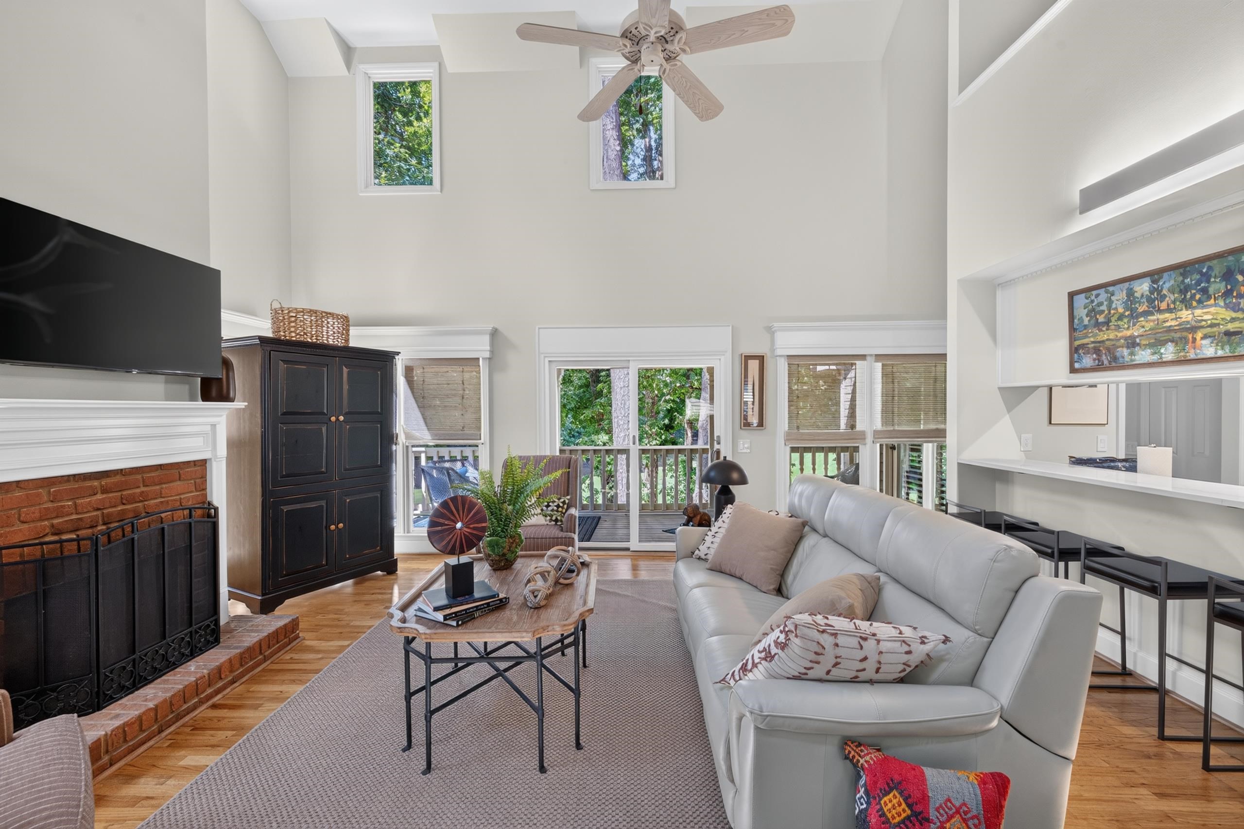1053 CLUB HOUSE LANE image 32