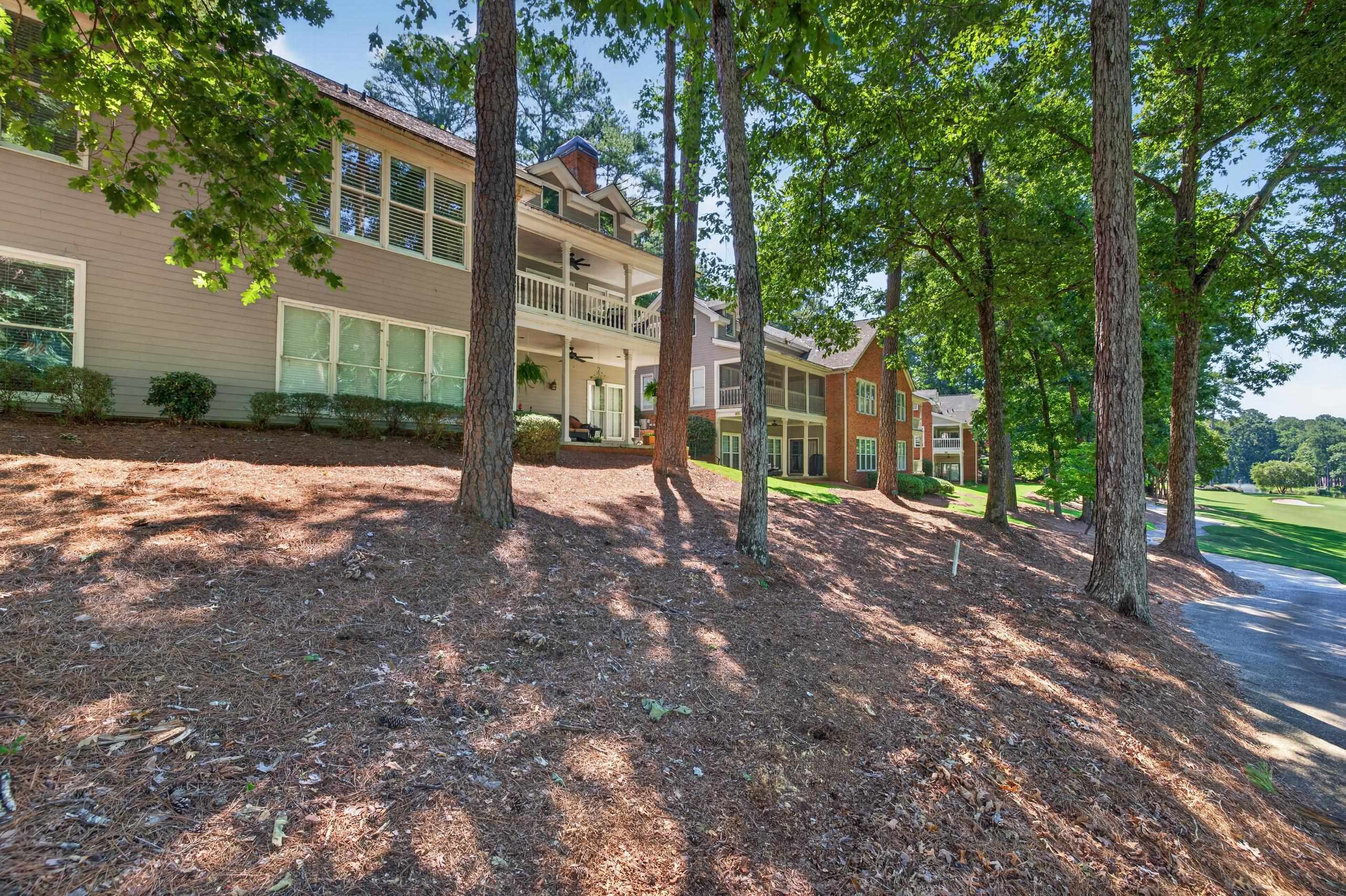 1053 CLUB HOUSE LANE image 7
