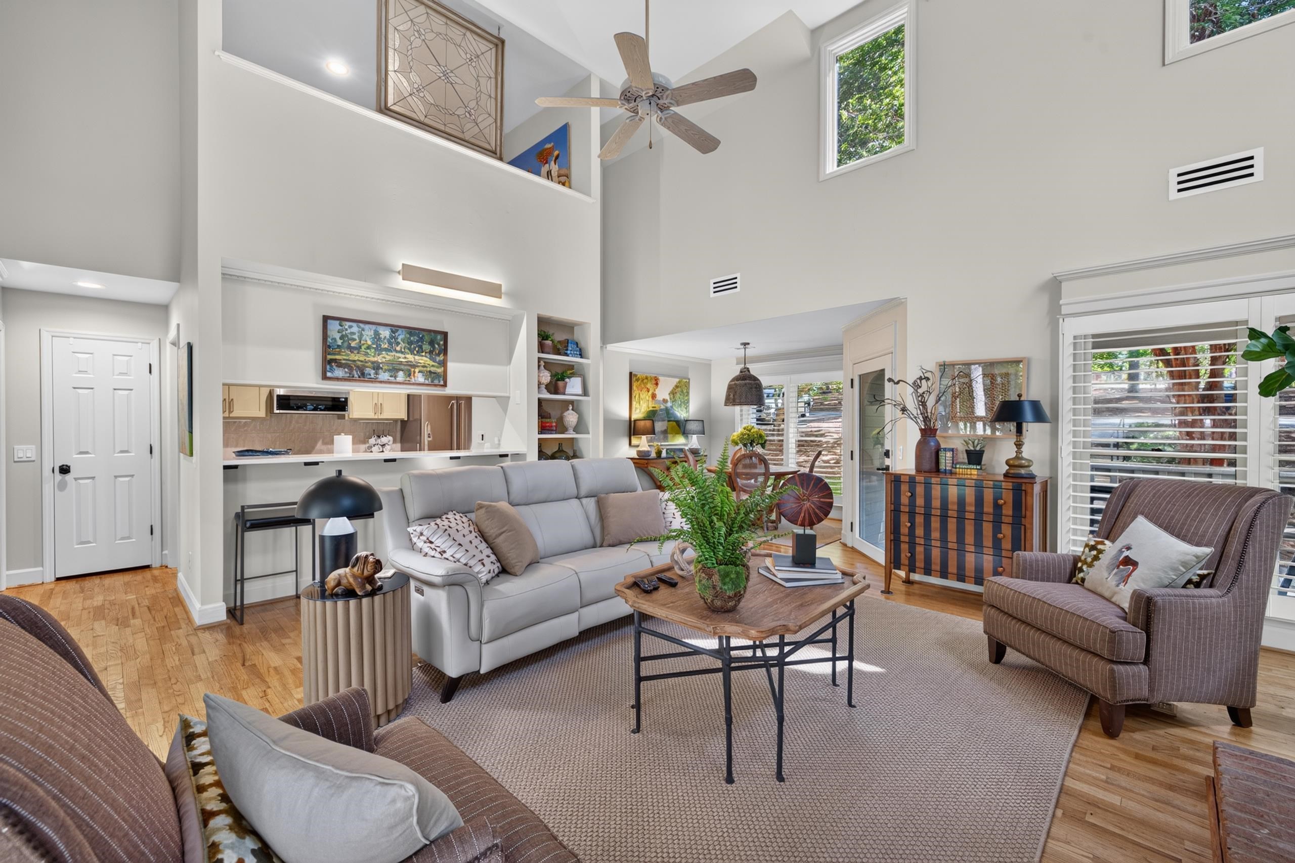 1053 CLUB HOUSE LANE image 9