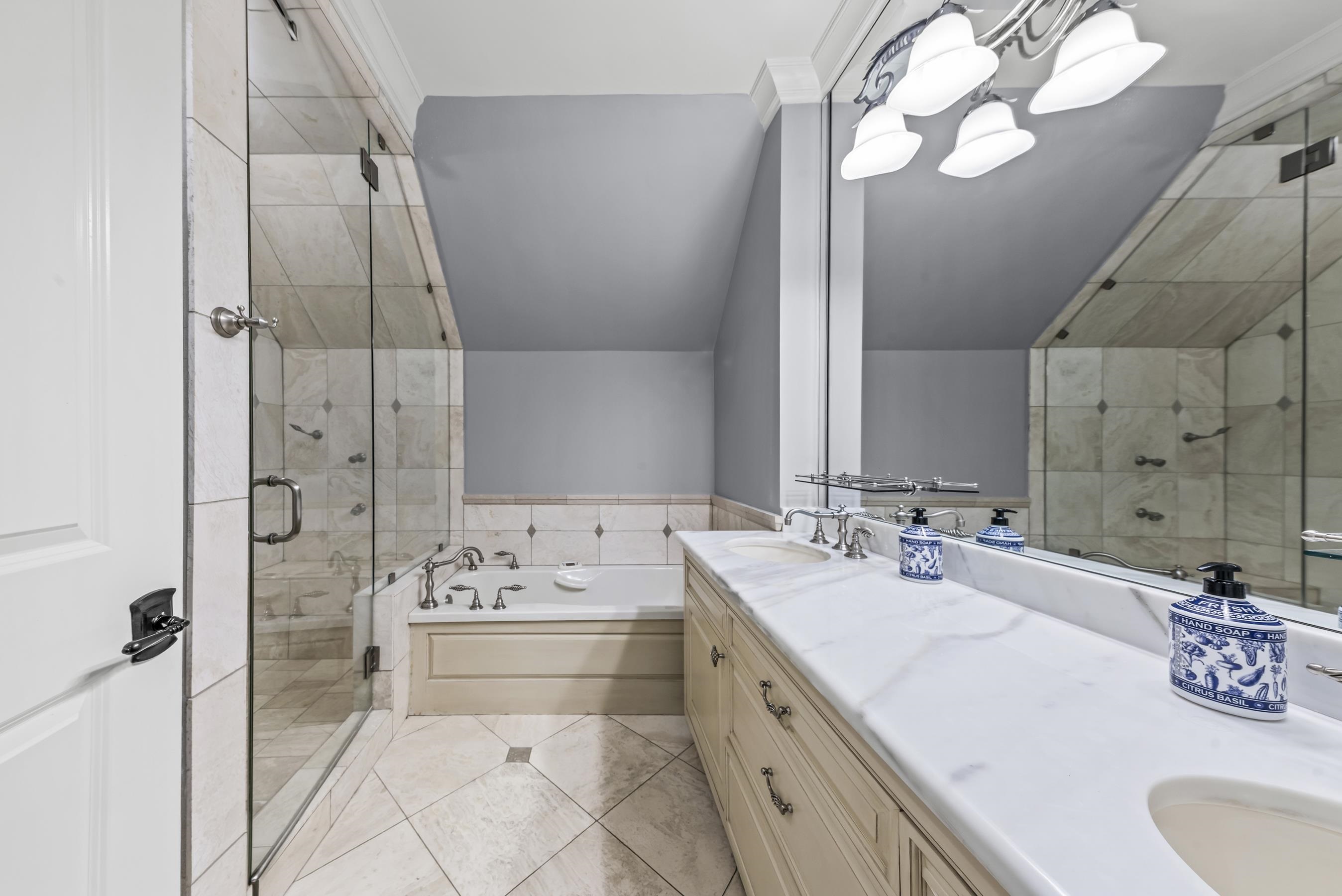 1241 LAKE CLUB DRIVE image 35