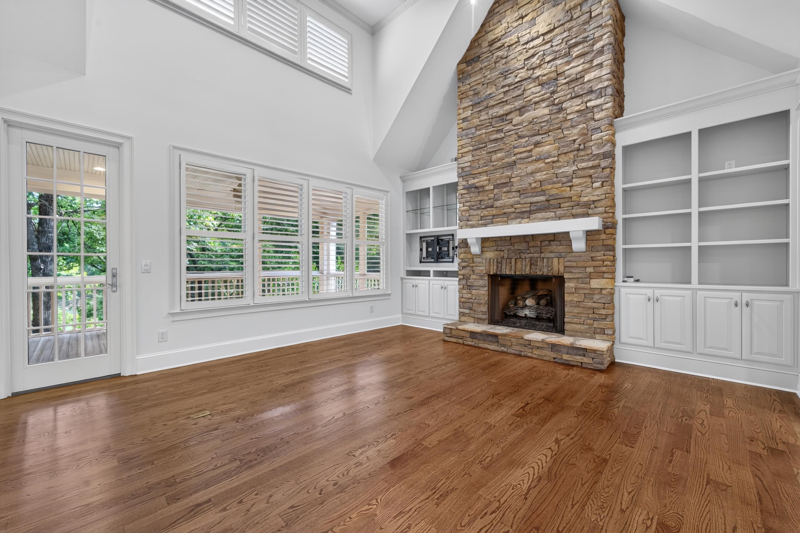 1050 DEJARNET PLACE image 15