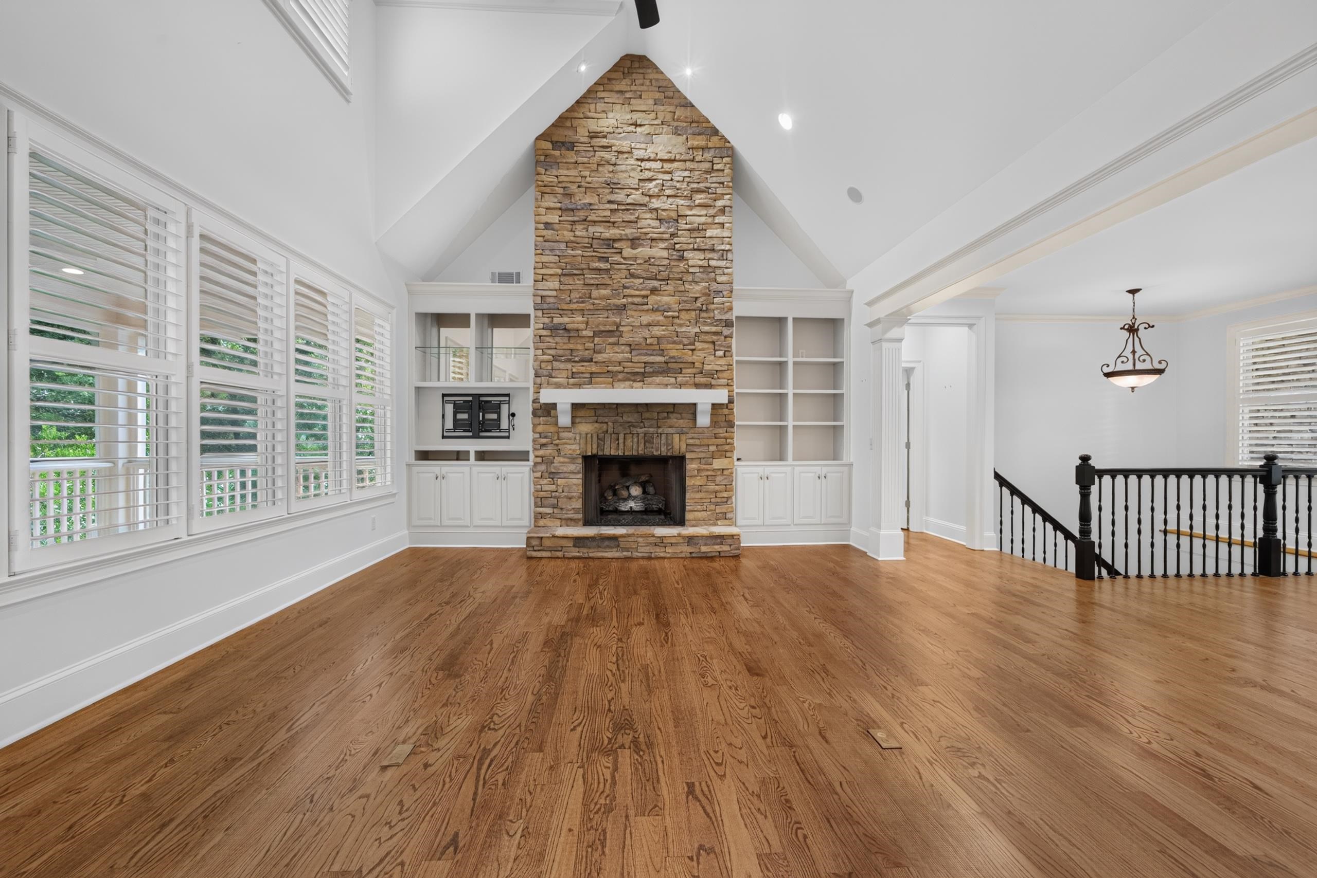 1050 DEJARNET PLACE image 16