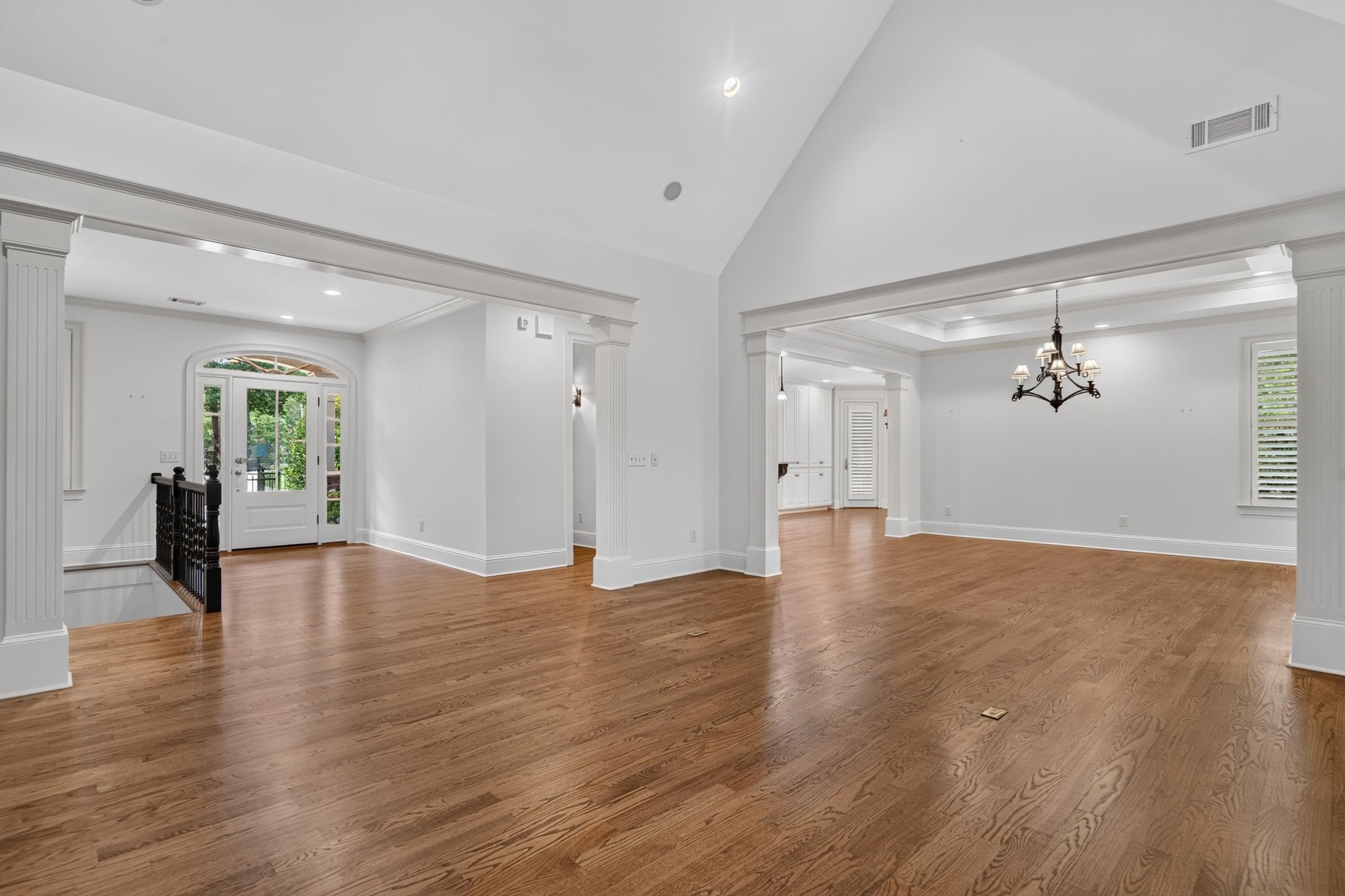 1050 DEJARNET PLACE image 17