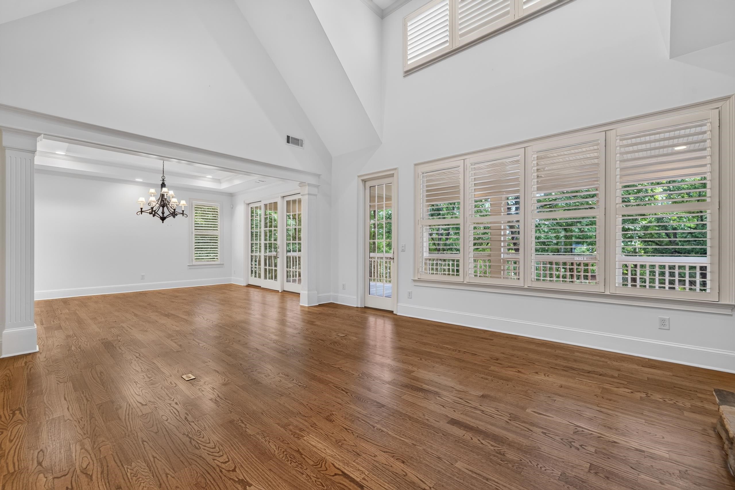 1050 DEJARNET PLACE image 18