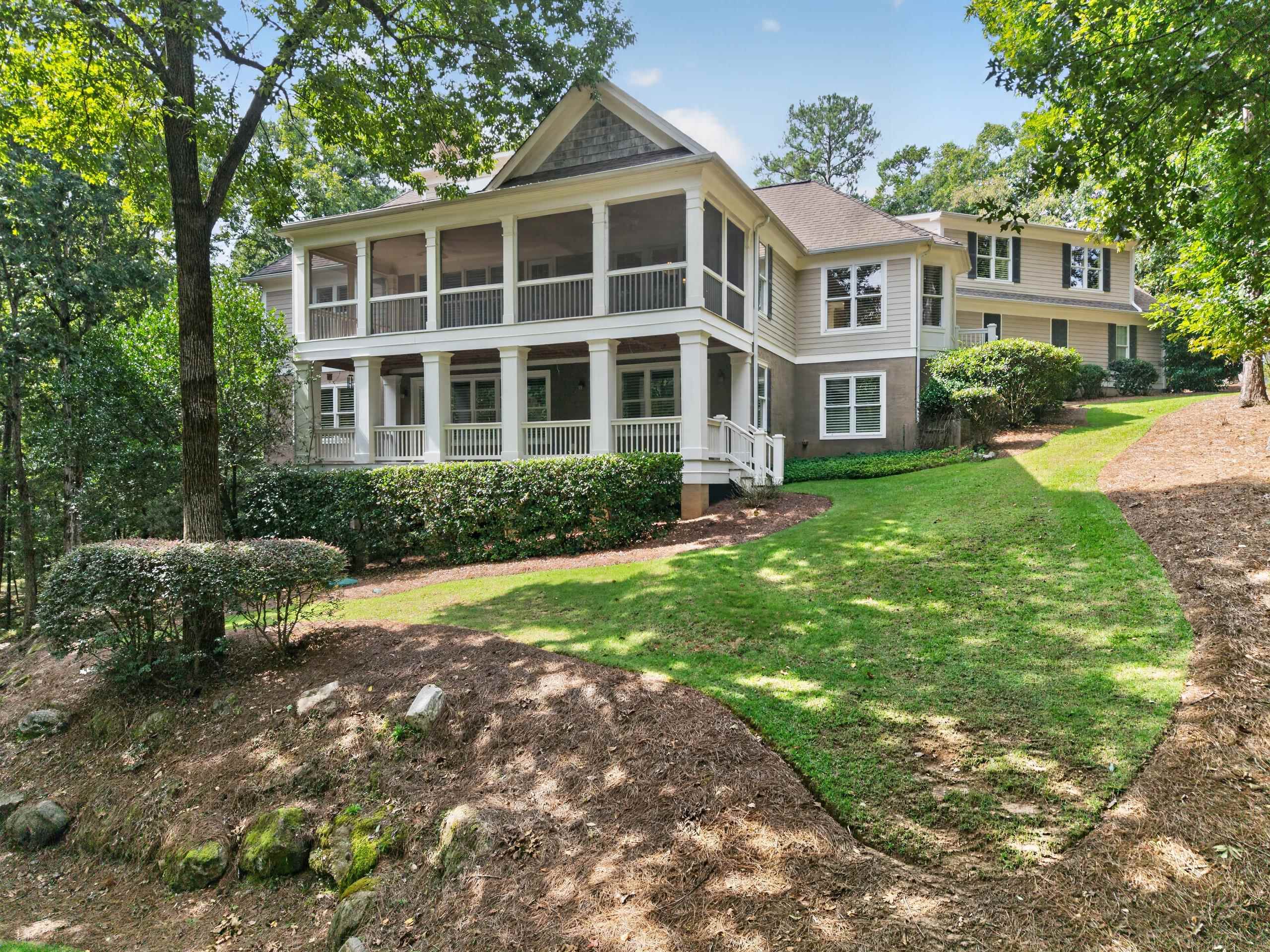 1050 DEJARNET PLACE image 3