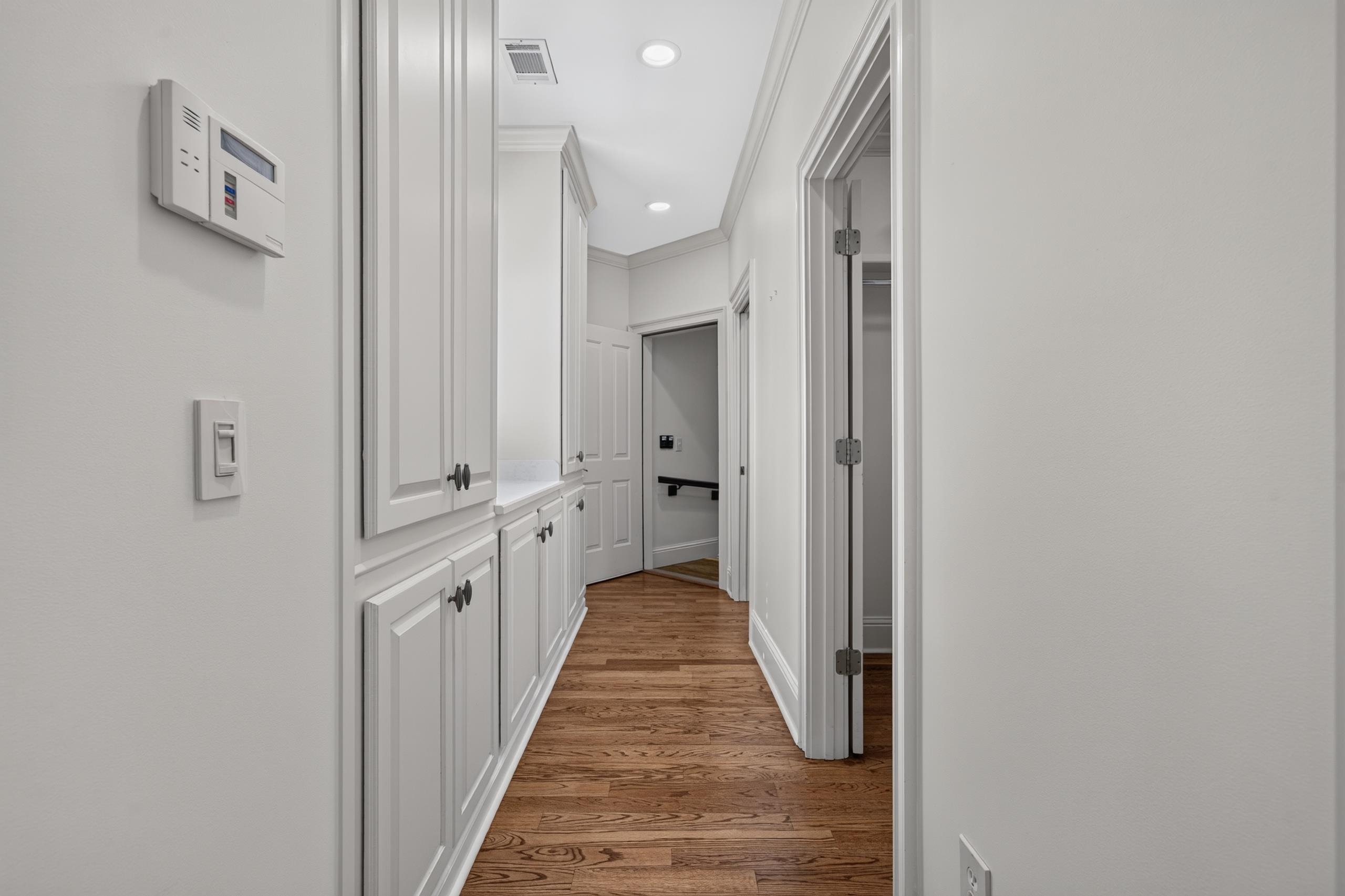 1050 DEJARNET PLACE image 31