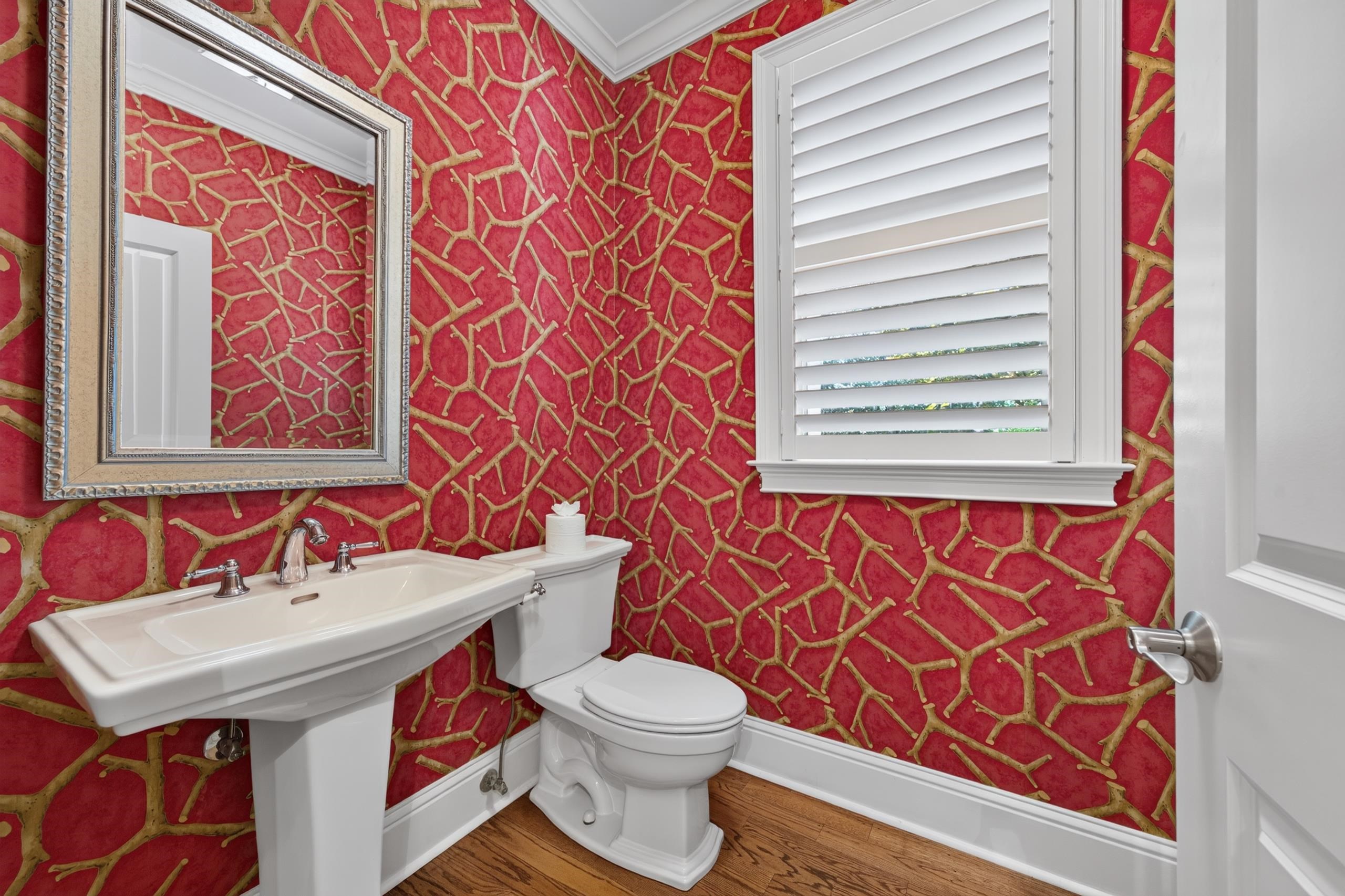 1050 DEJARNET PLACE image 33