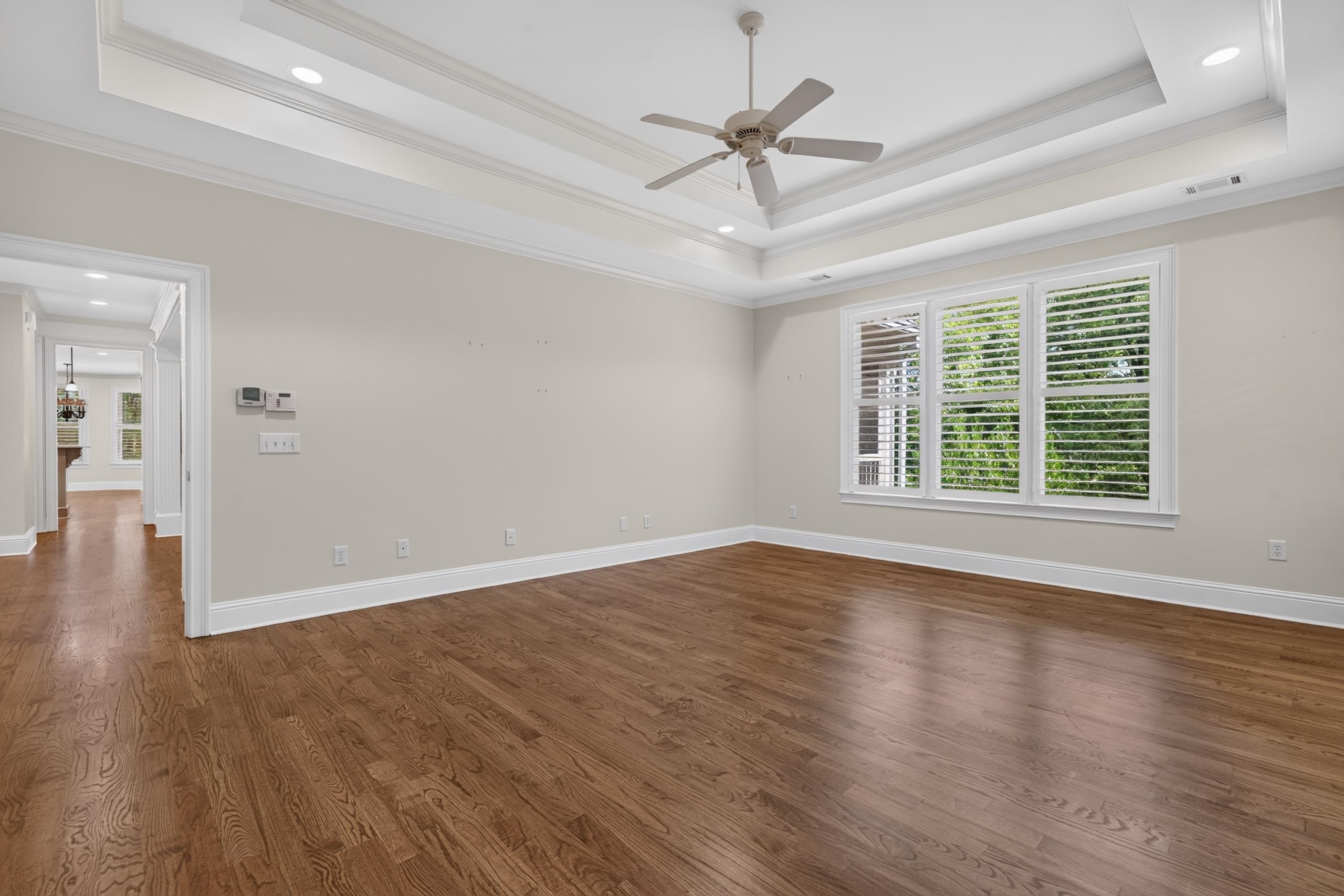1050 DEJARNET PLACE image 37