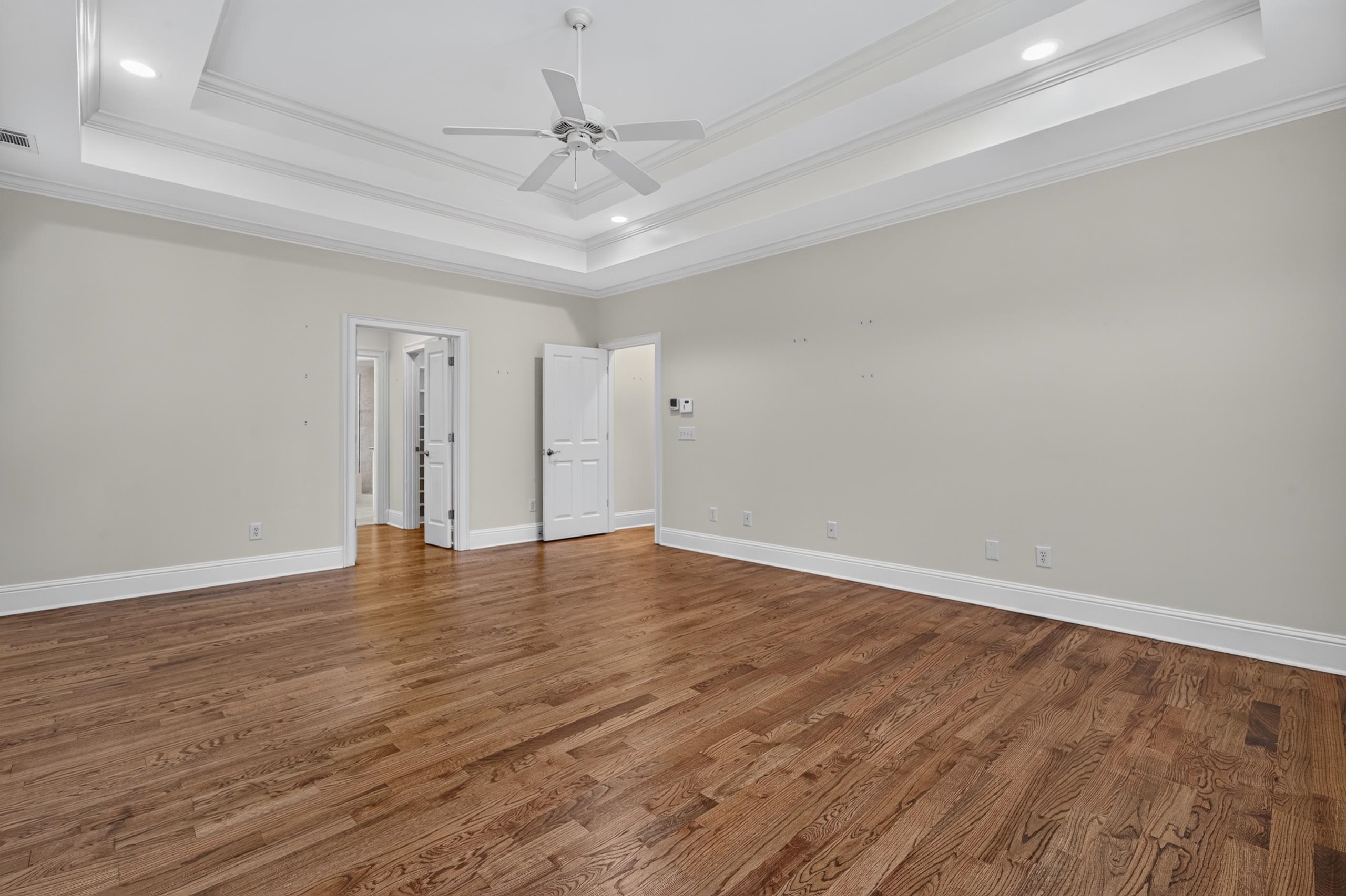 1050 DEJARNET PLACE image 39
