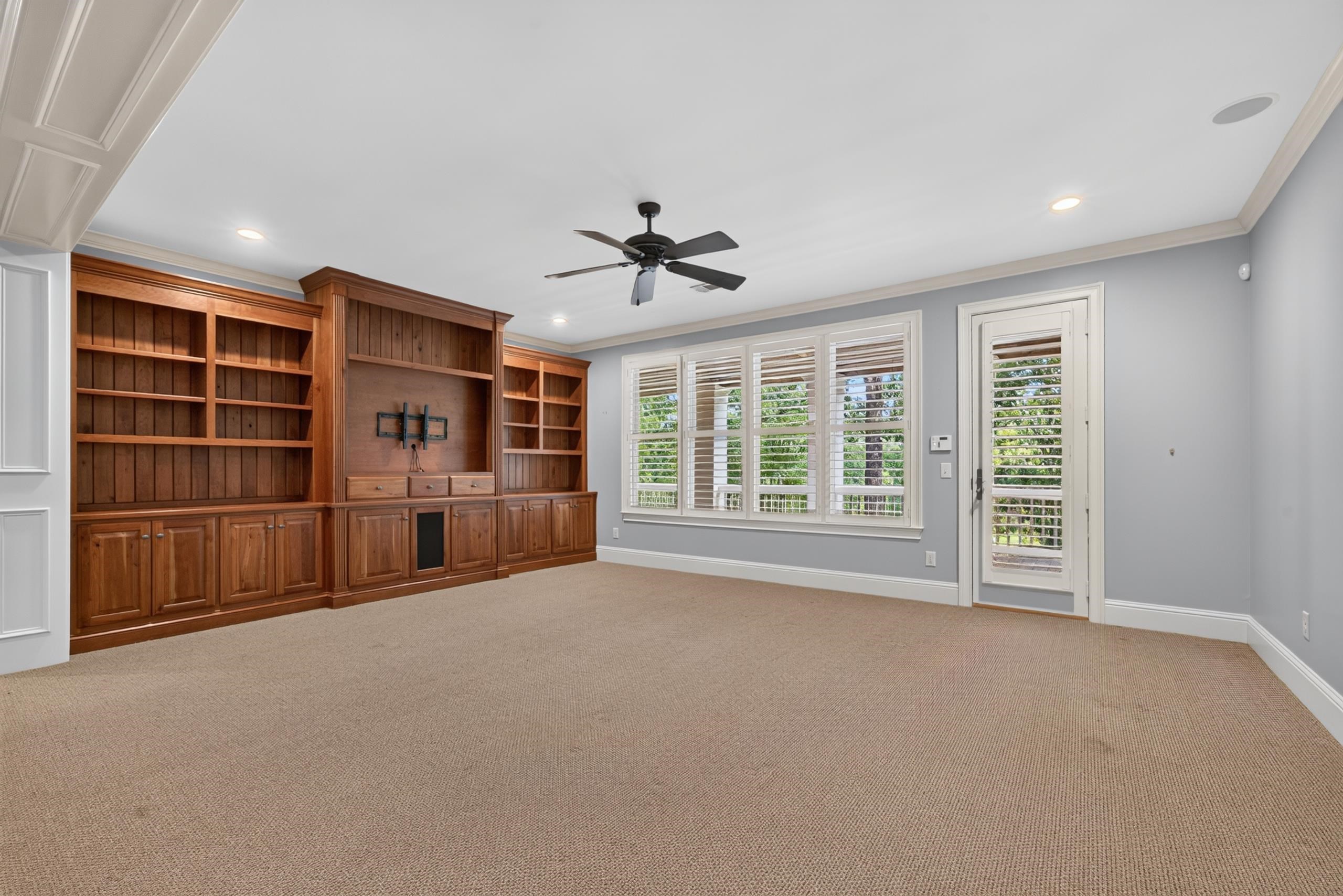 1050 DEJARNET PLACE image 56