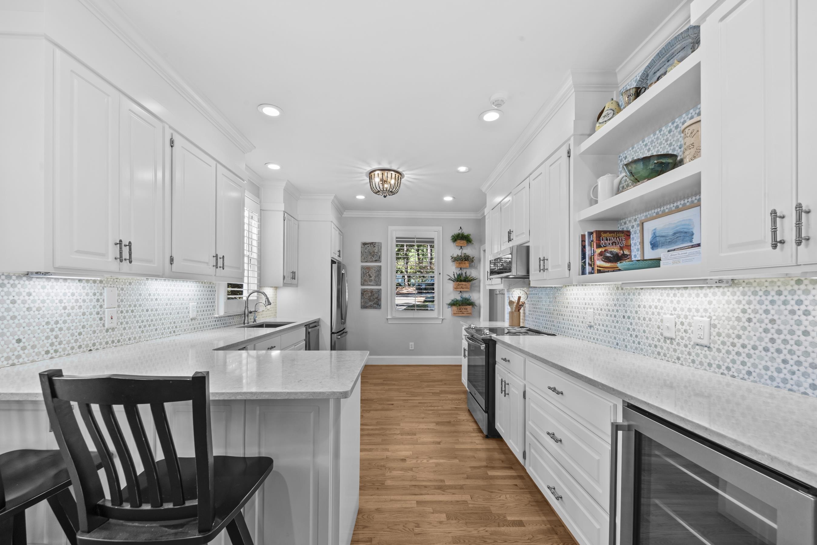 155 OAKTON SOUTH image 19