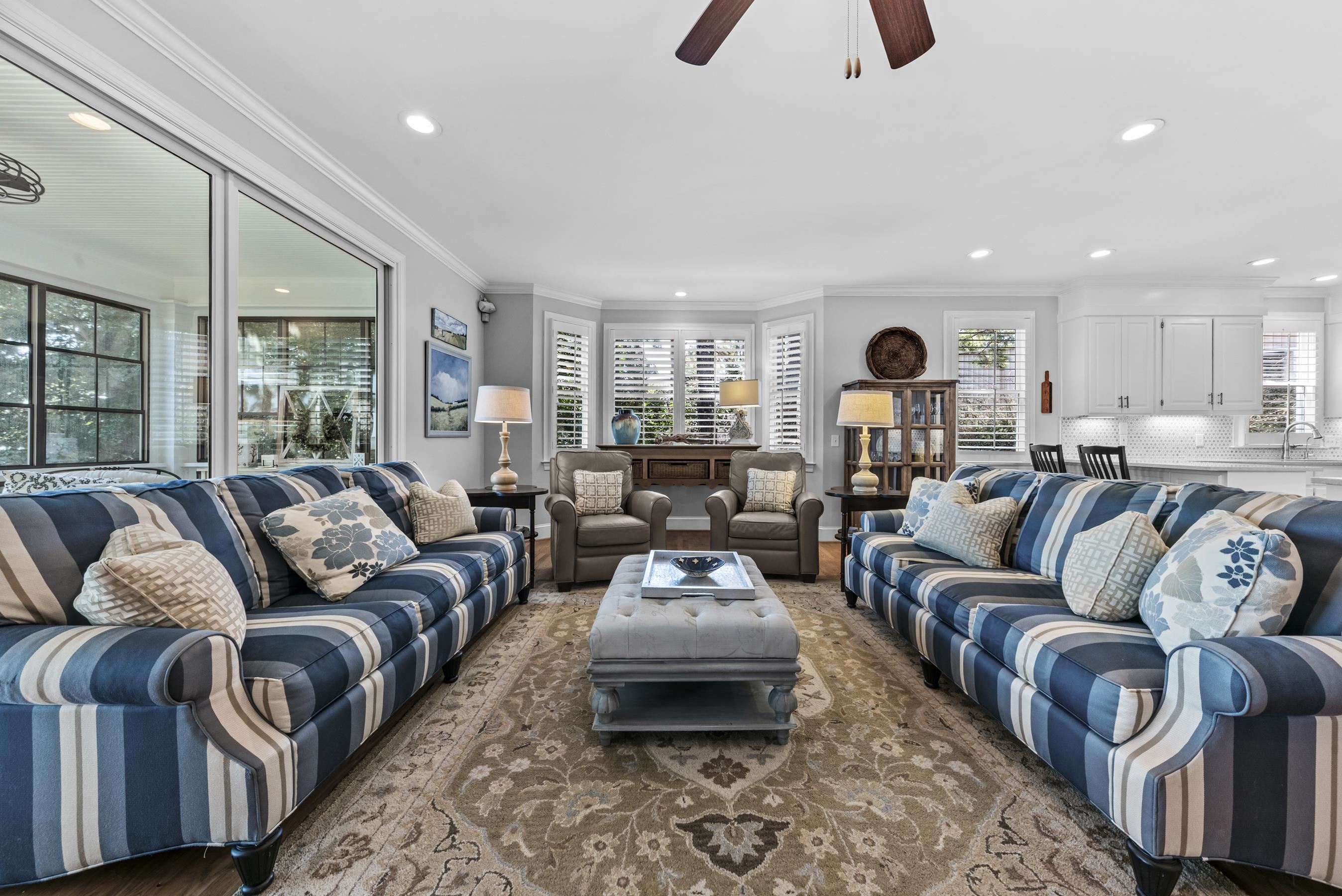 155 OAKTON SOUTH image 21