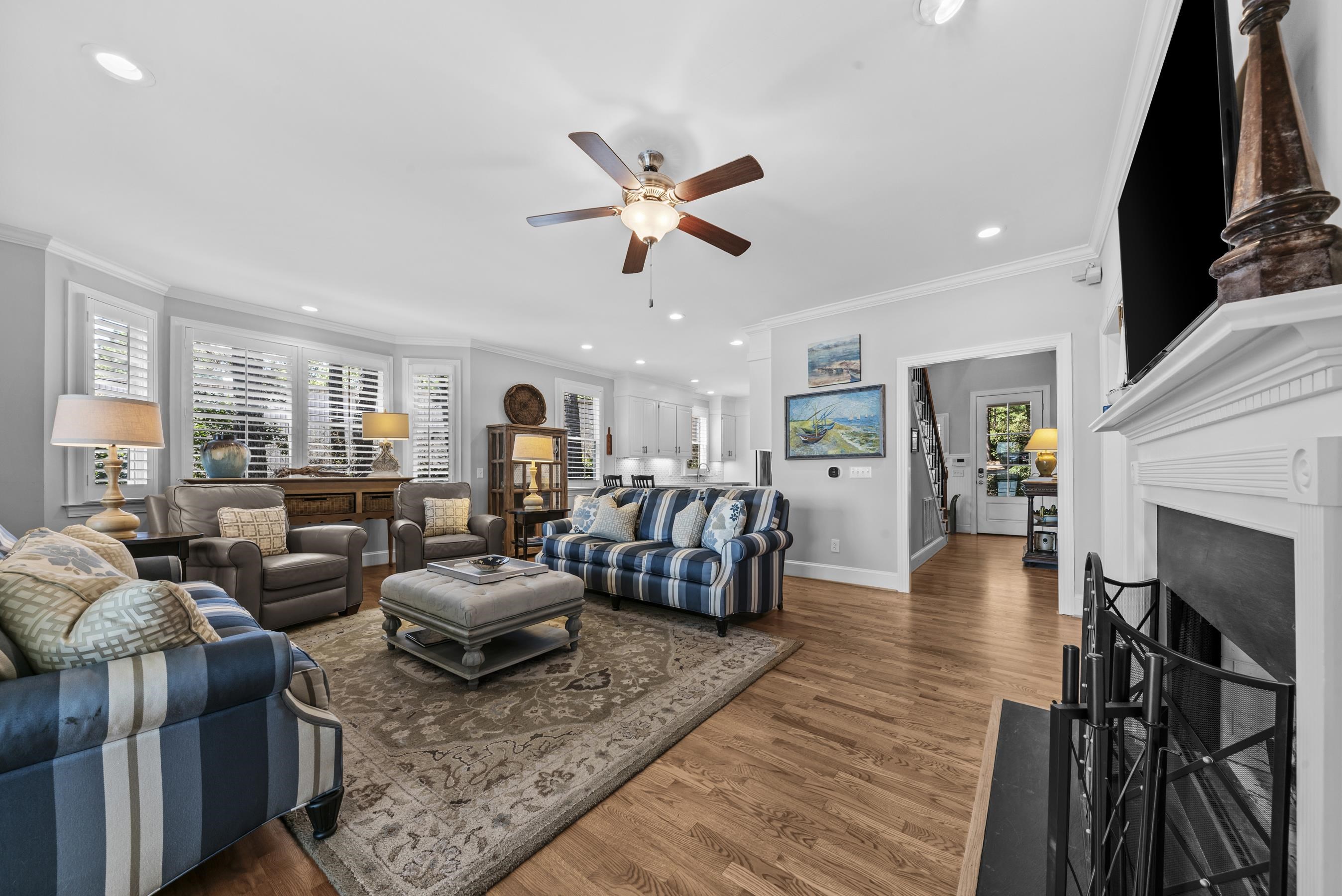 155 OAKTON SOUTH image 22