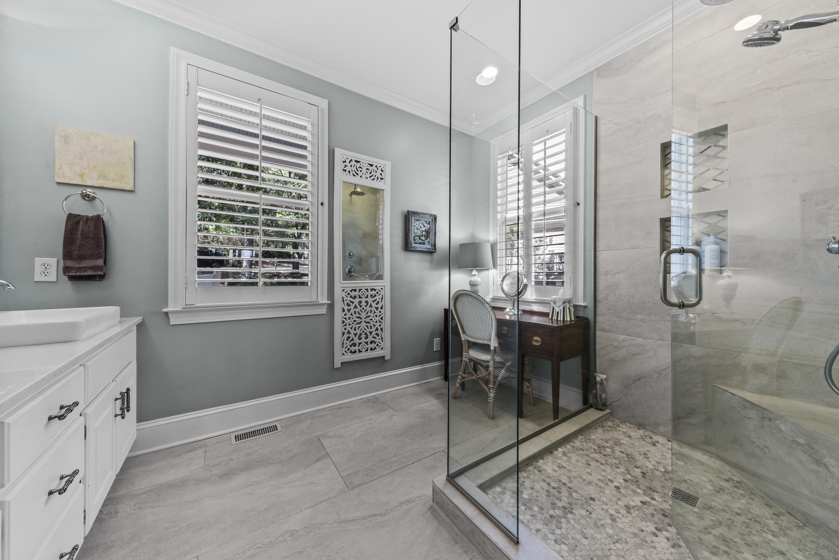 155 OAKTON SOUTH image 36