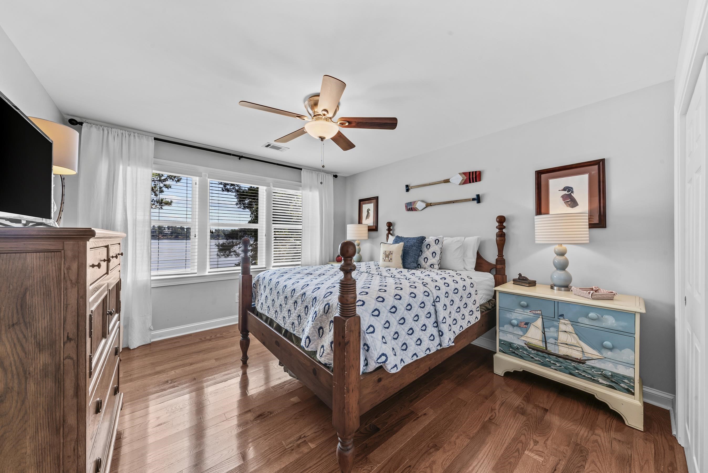 155 OAKTON SOUTH image 45