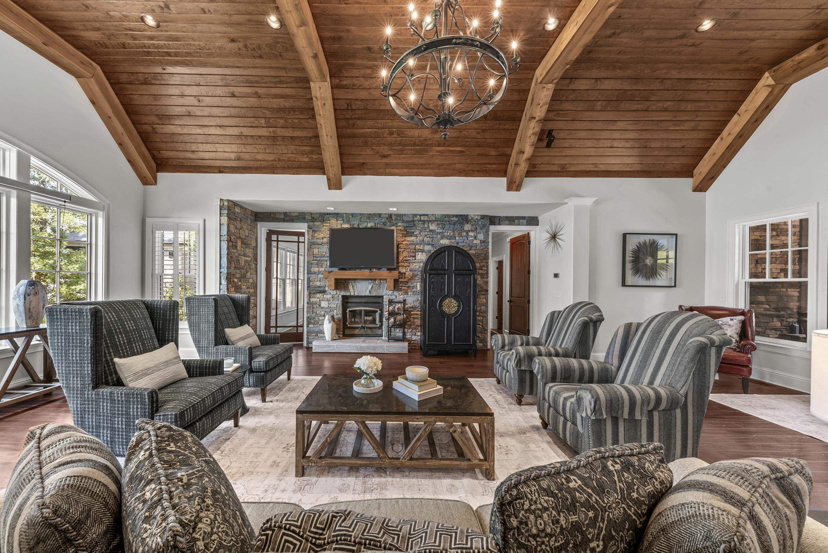 131 CAROLYN DRIVE image 15