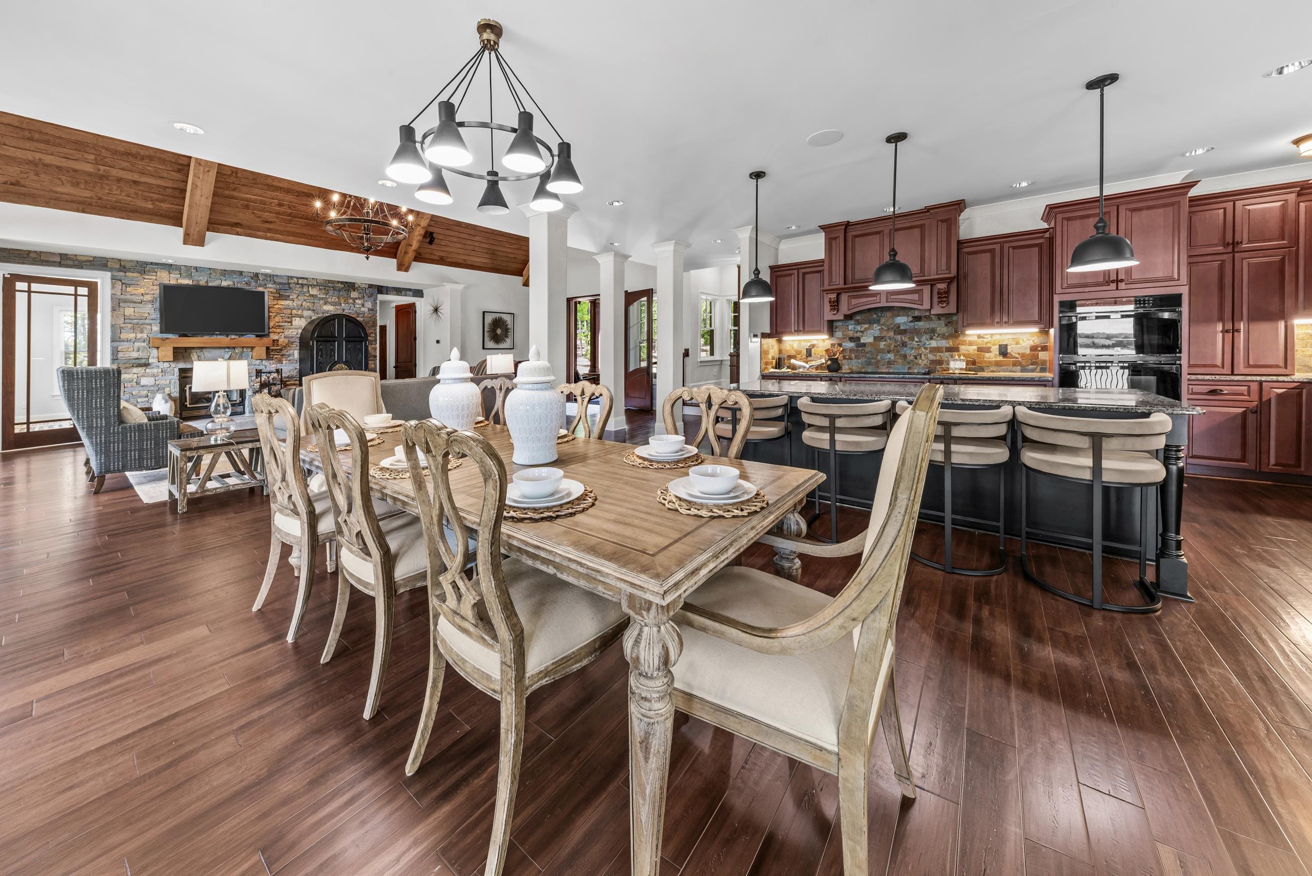 131 CAROLYN DRIVE image 23