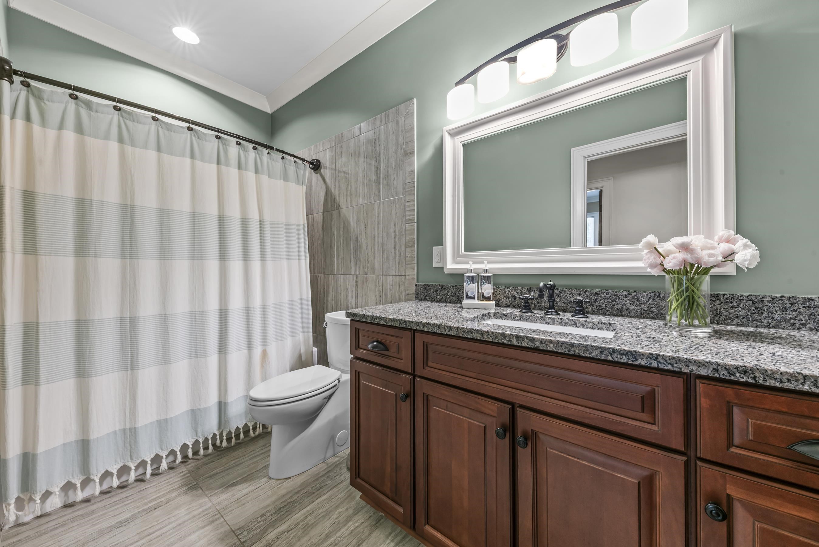 131 CAROLYN DRIVE image 31