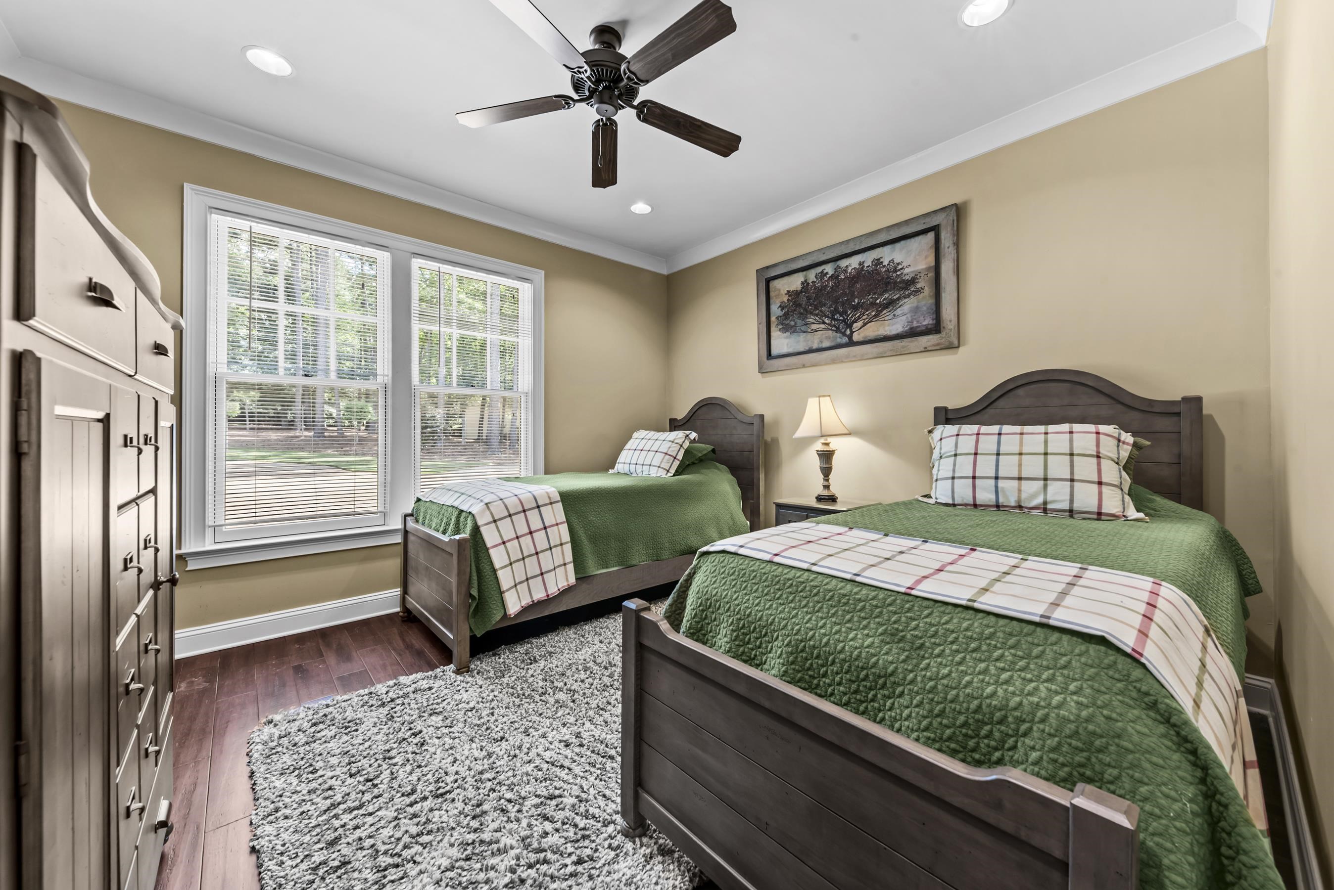 131 CAROLYN DRIVE image 32
