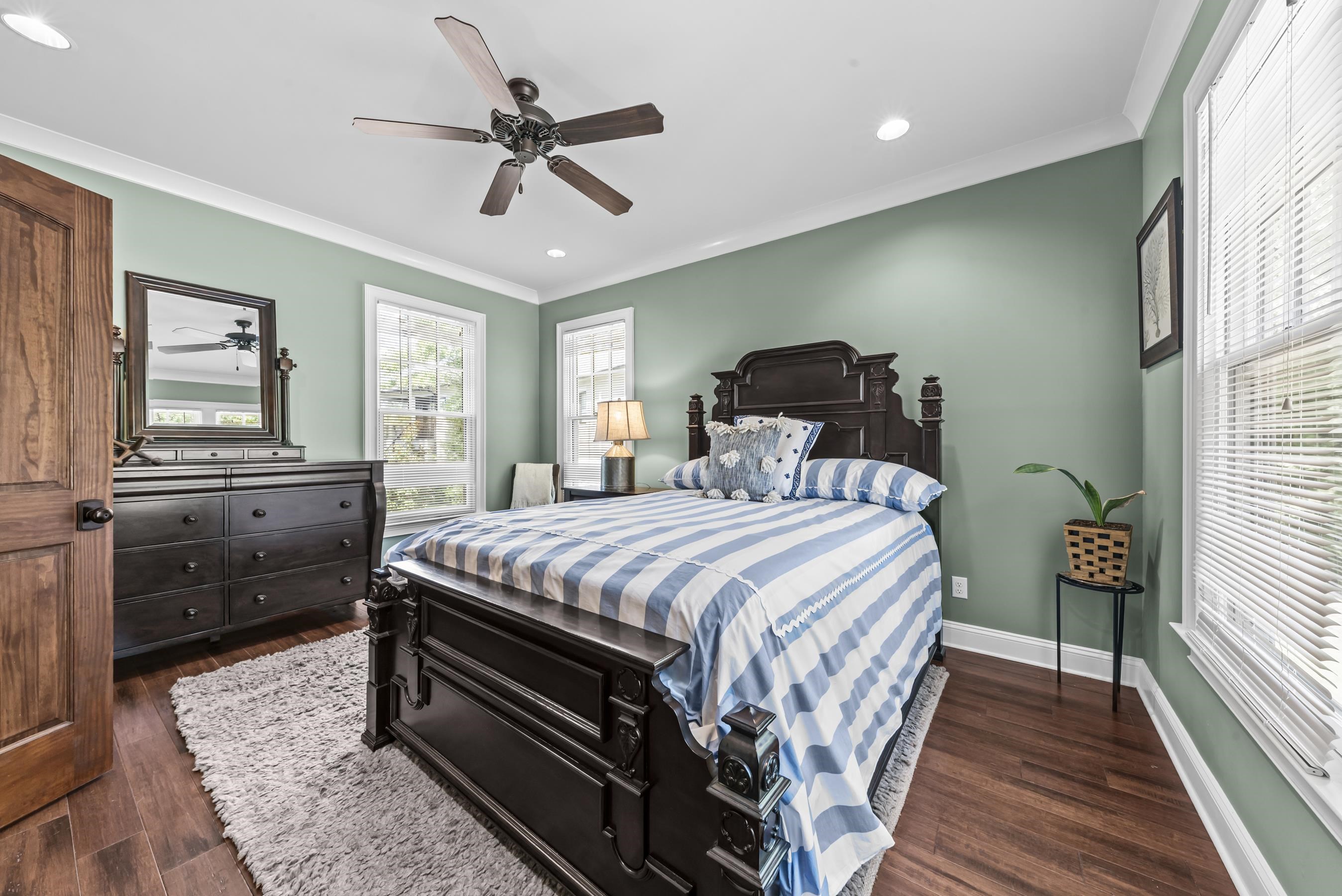 131 CAROLYN DRIVE image 33