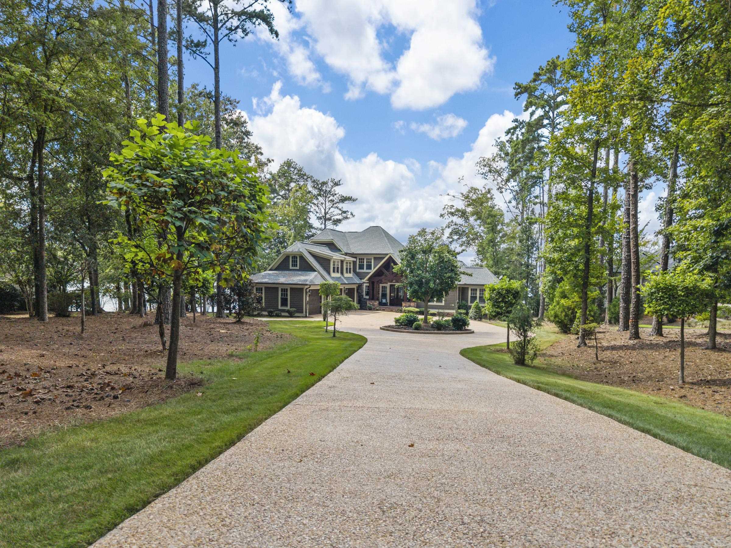 131 CAROLYN DRIVE image 10