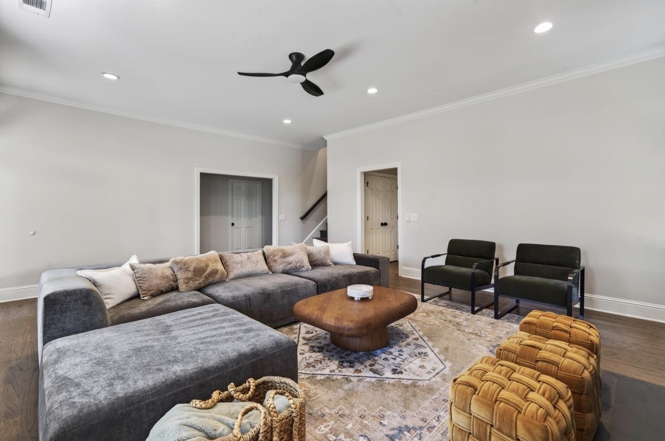 1051 OLDE CHAPEL LANE image 33